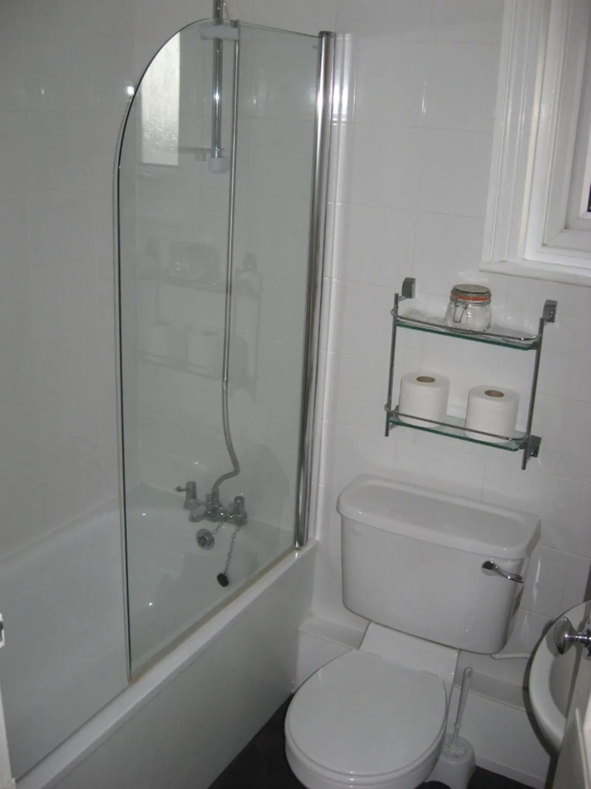Bathroom in Eastbourne Reymar