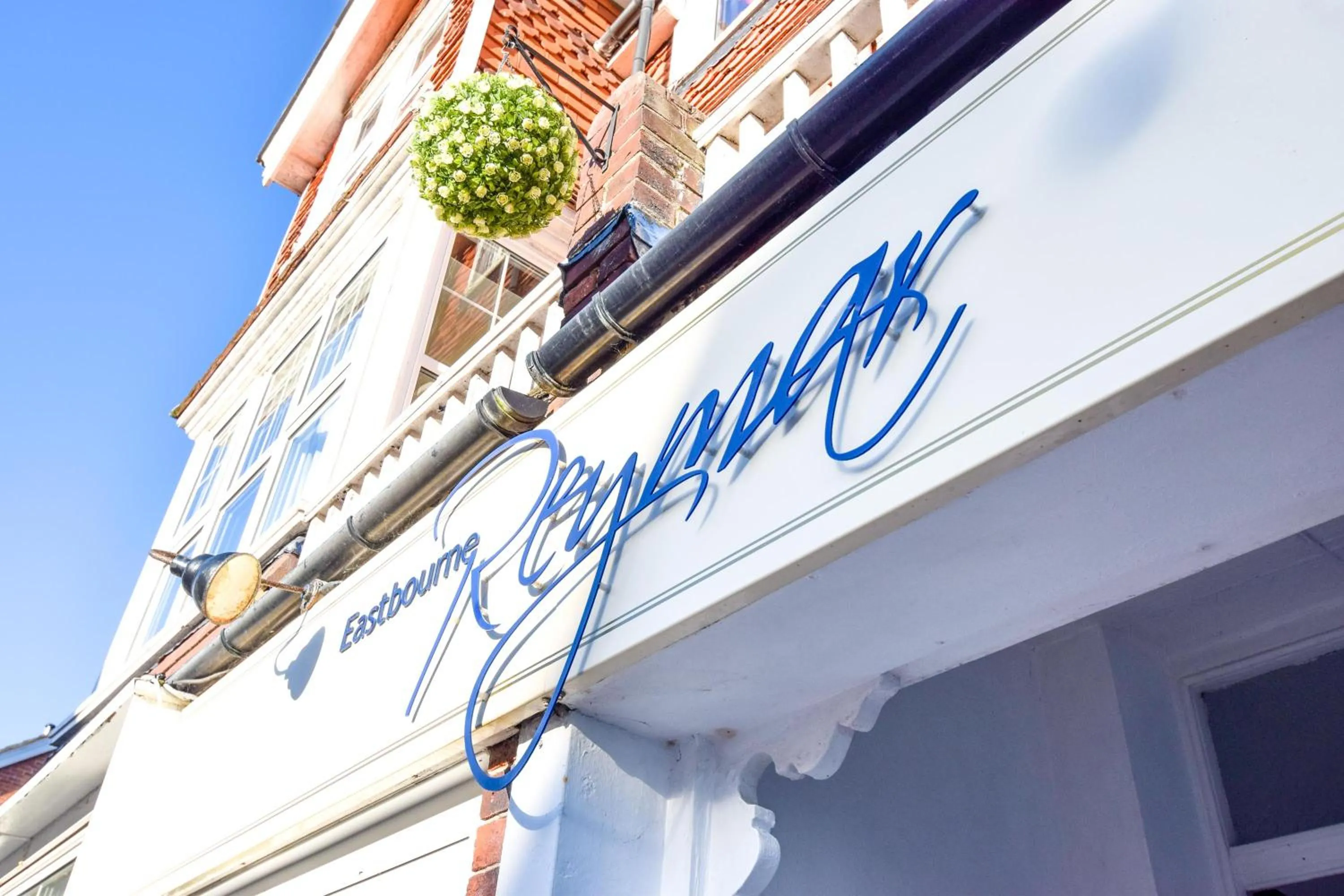 Facade/entrance in Eastbourne Reymar