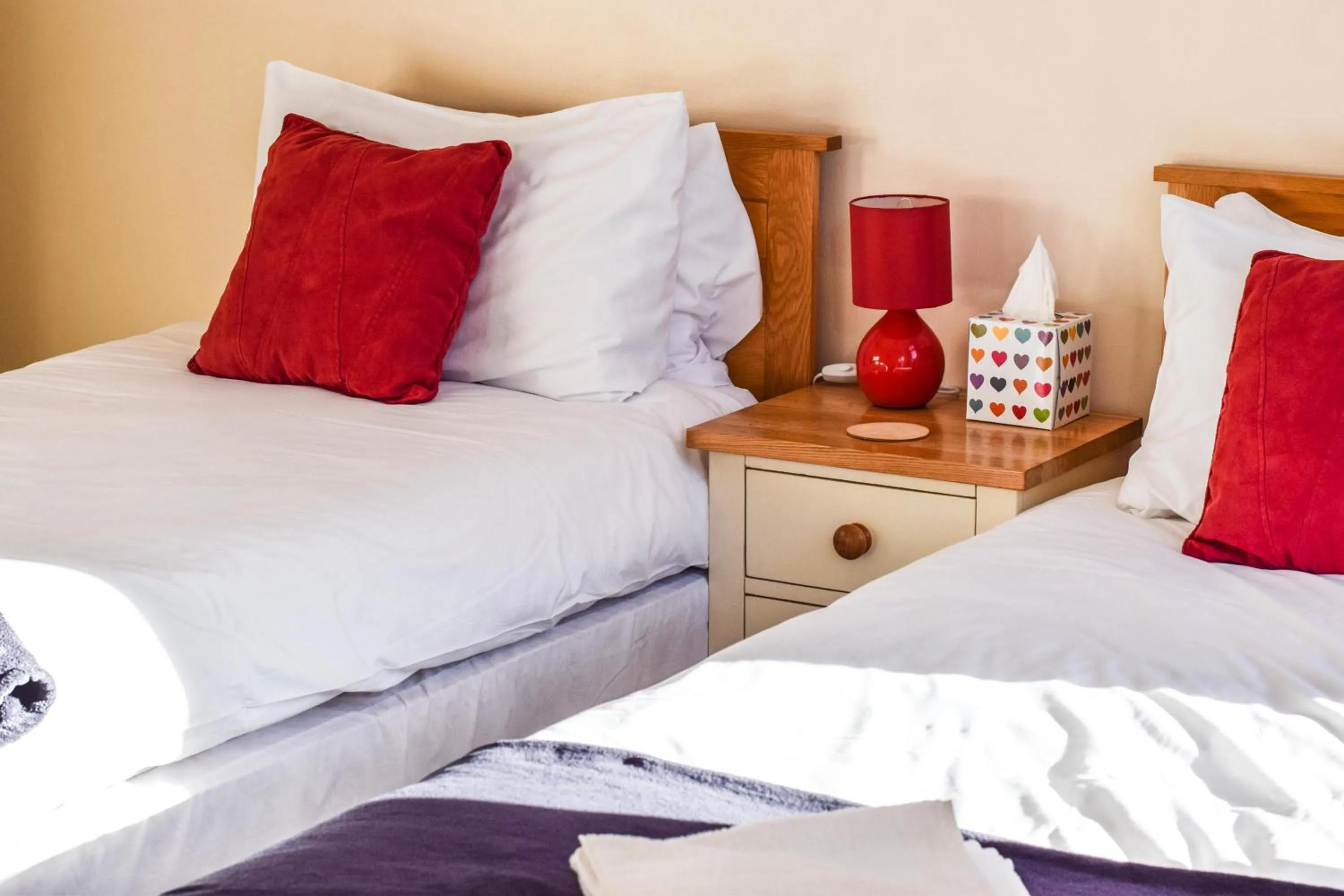 Photo of the whole room, Bed in Eastbourne Reymar