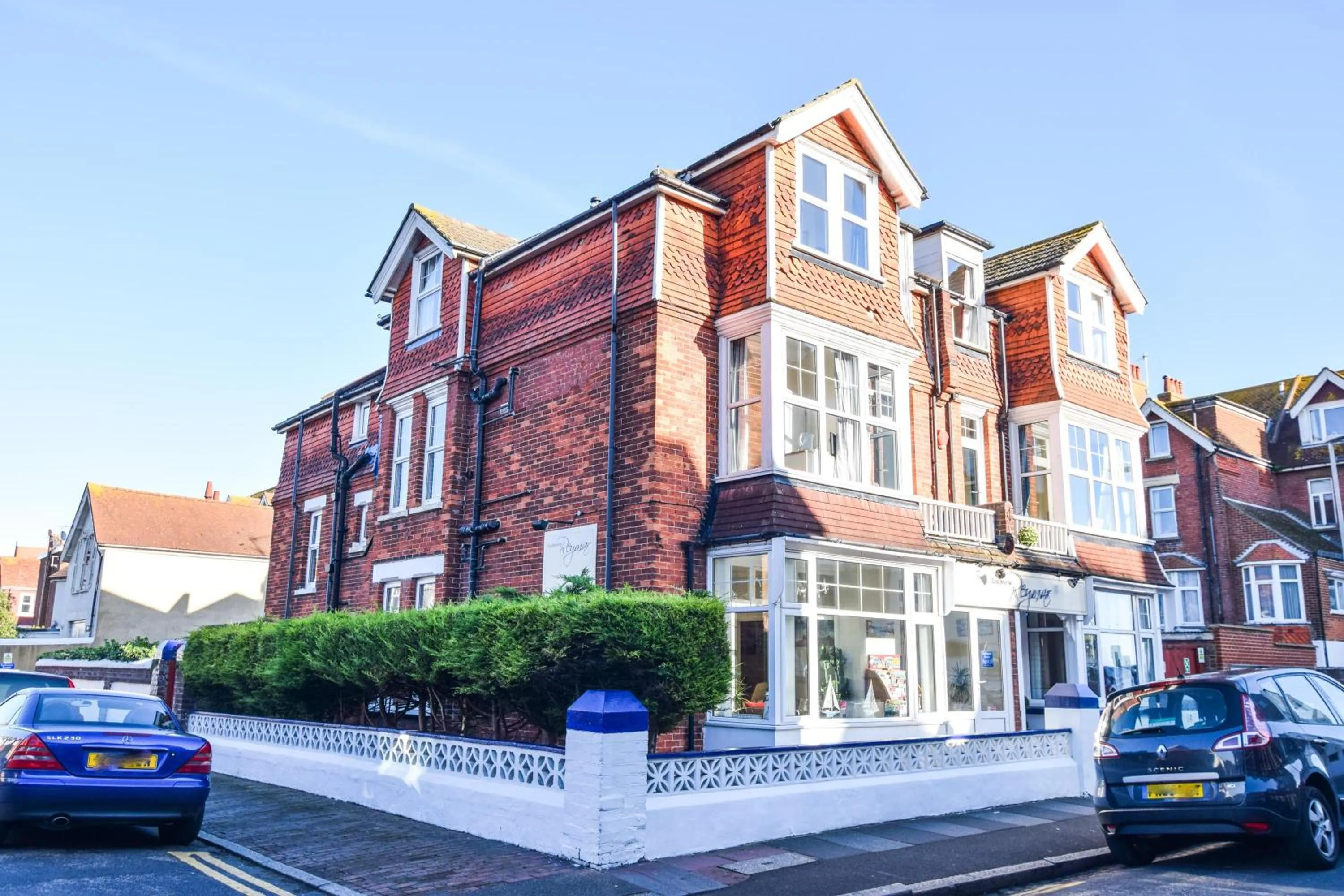Facade/entrance in Eastbourne Reymar