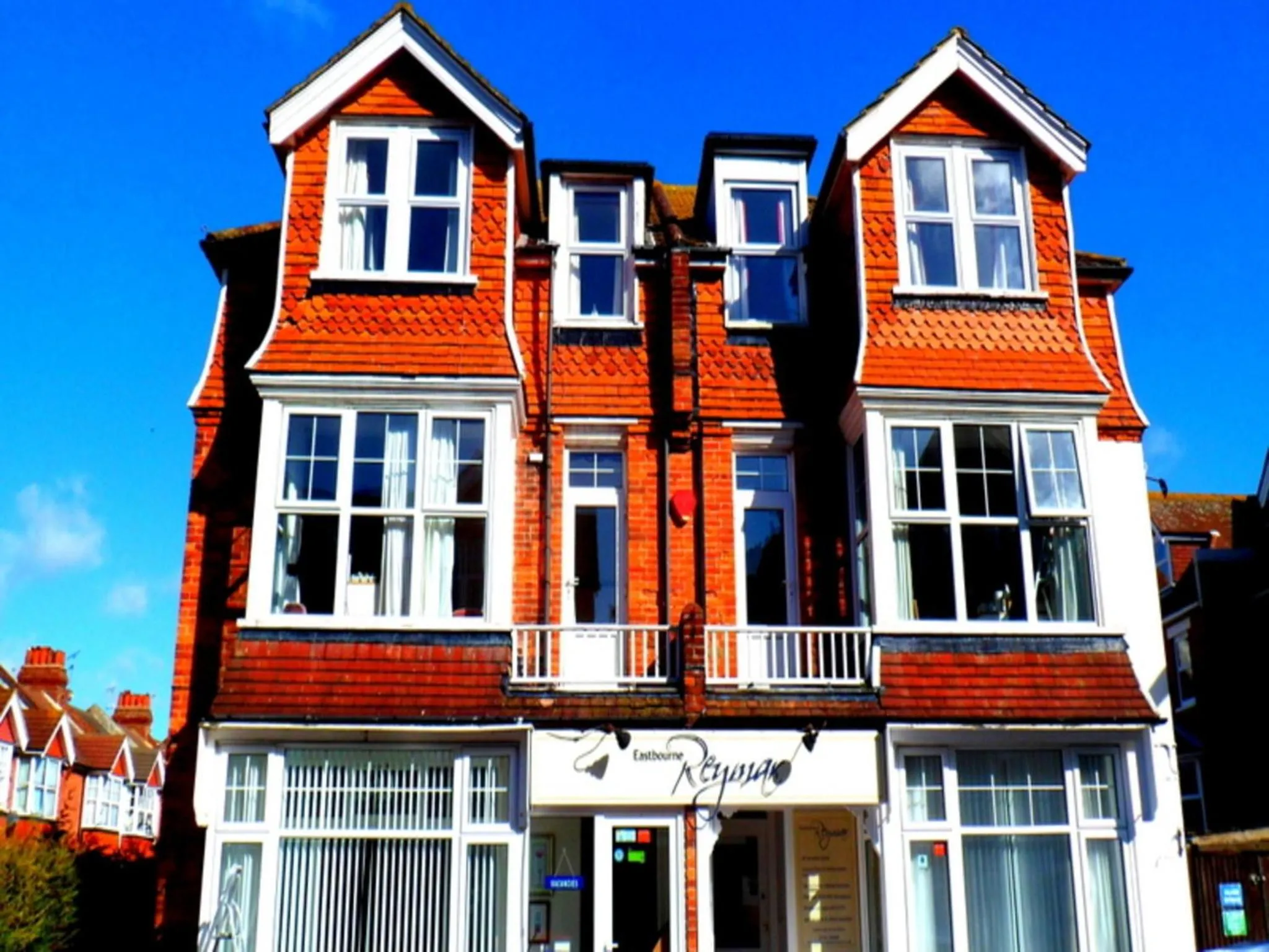 Facade/entrance in Eastbourne Reymar