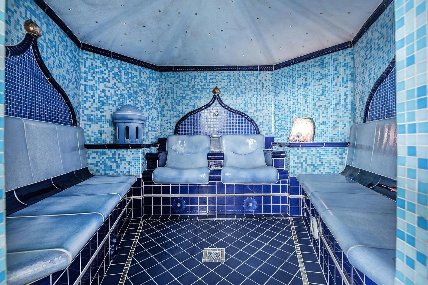 Steam room, Bed in Naturhotel Alpenblick
