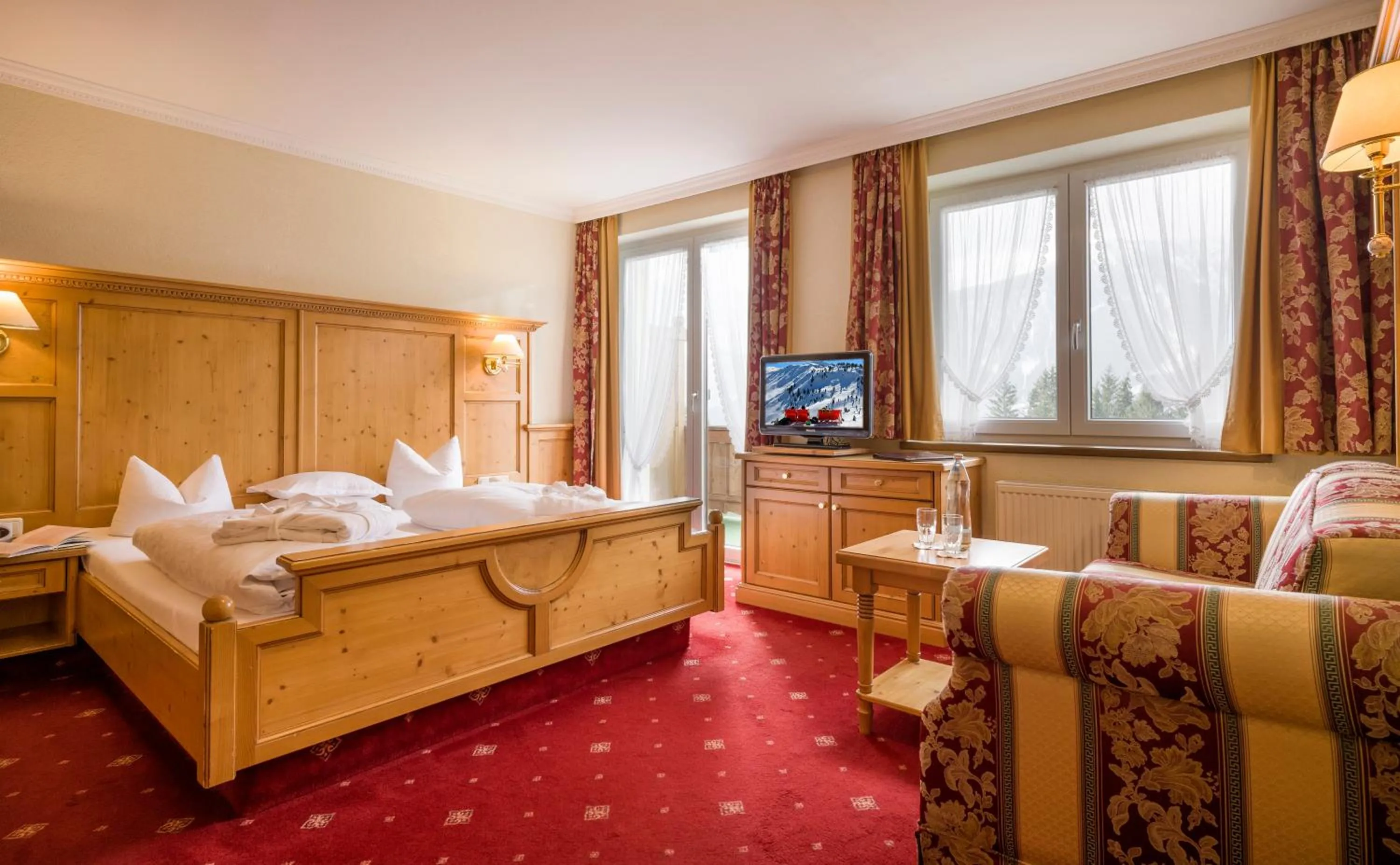 Shower, Bed in Naturhotel Alpenblick