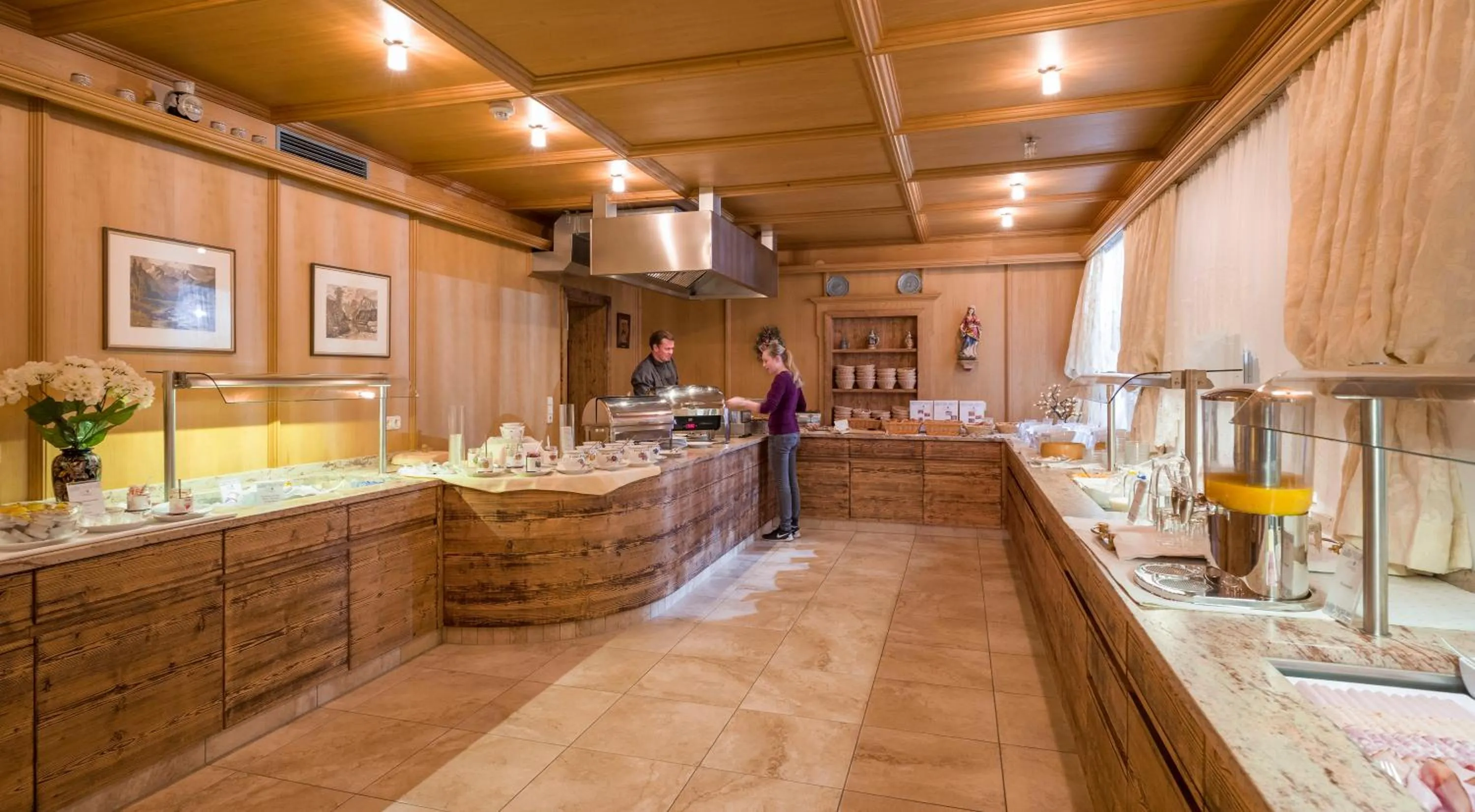 Restaurant/places to eat in Naturhotel Alpenblick