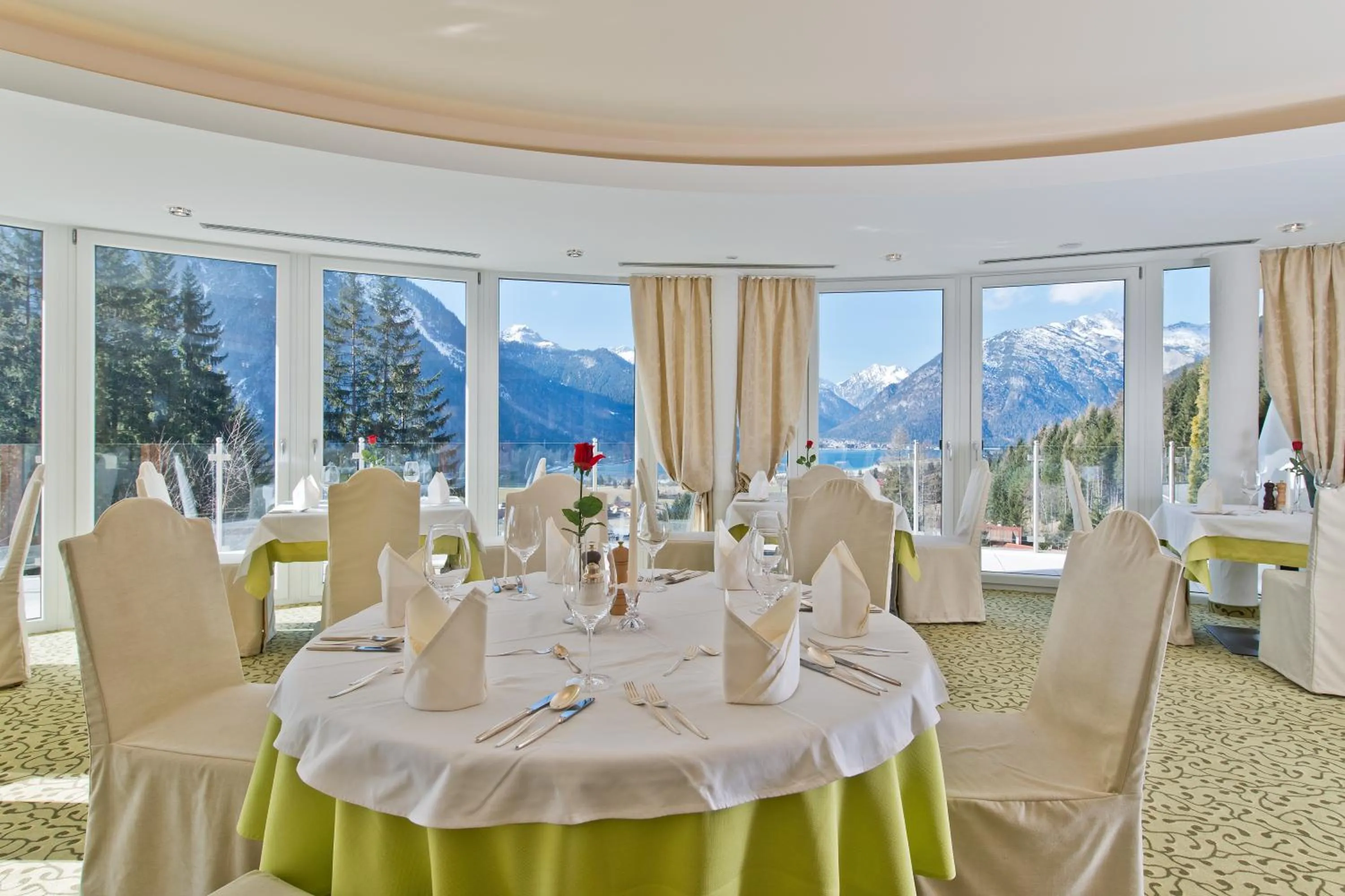 Restaurant/places to eat in Naturhotel Alpenblick