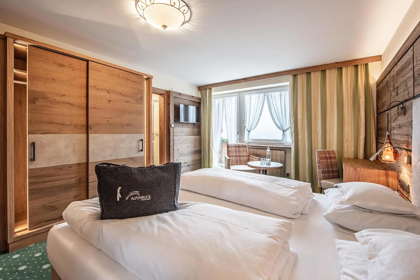 Bed in Naturhotel Alpenblick