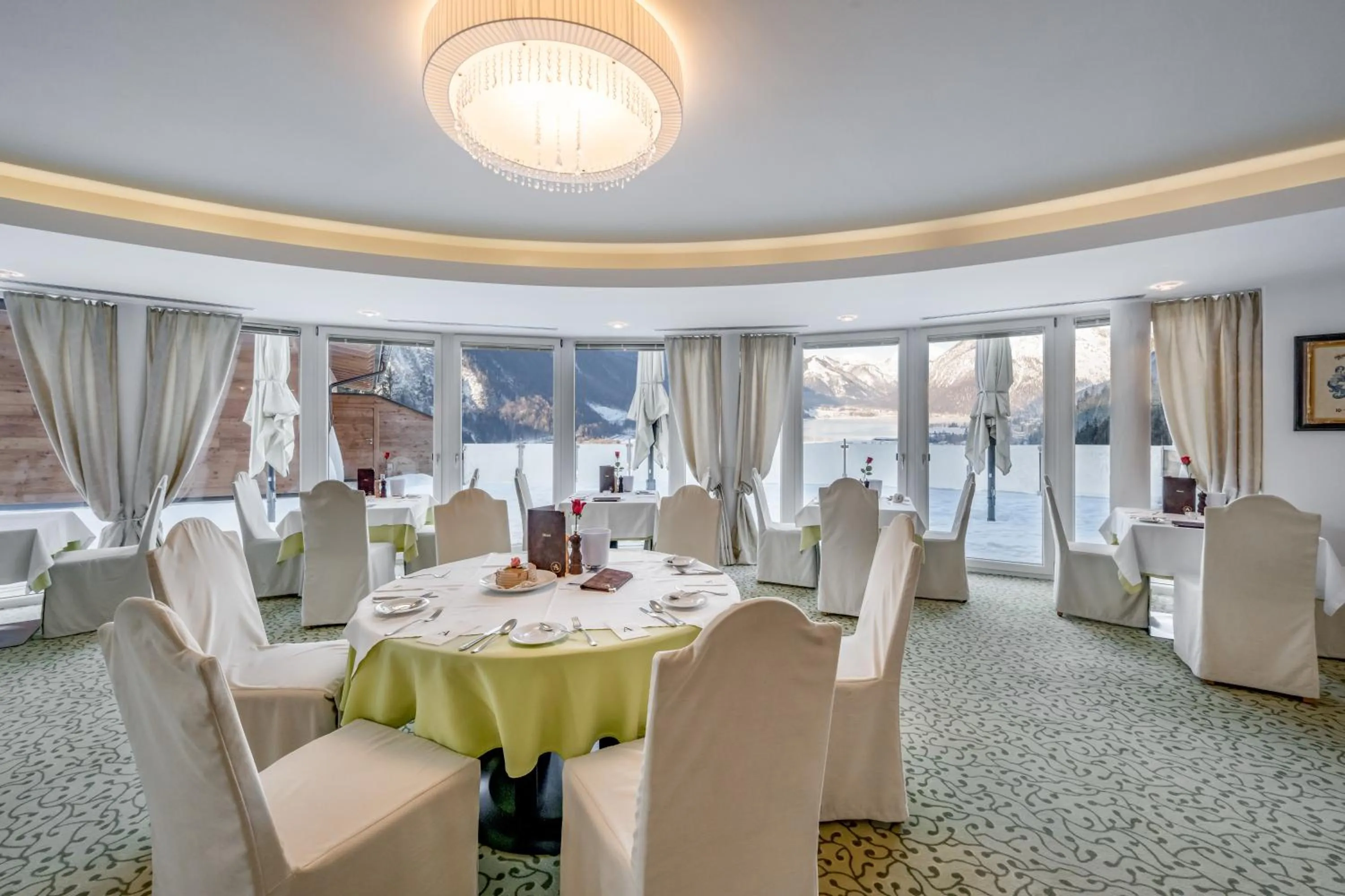 Restaurant/places to eat in Naturhotel Alpenblick