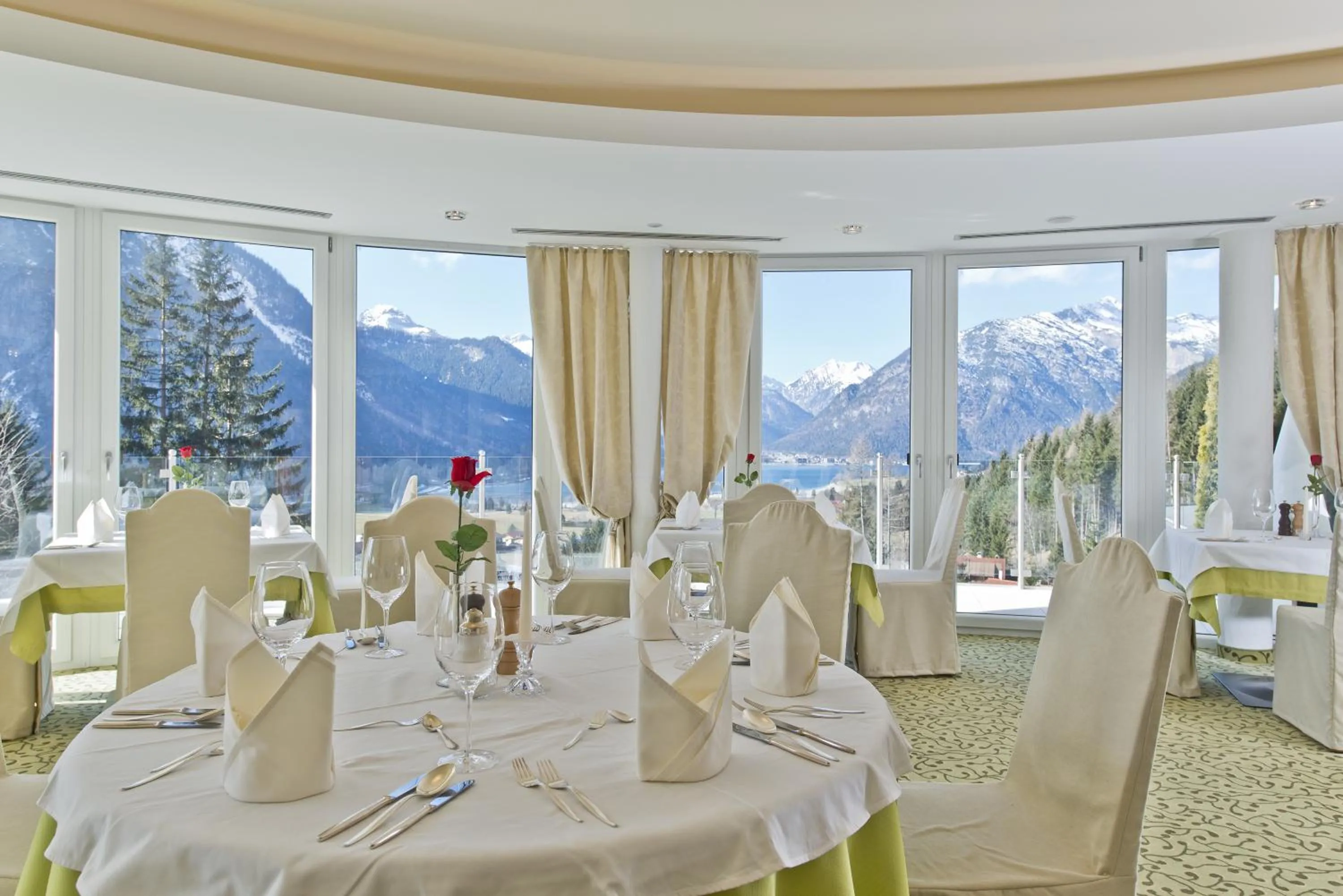 Restaurant/places to eat in Naturhotel Alpenblick