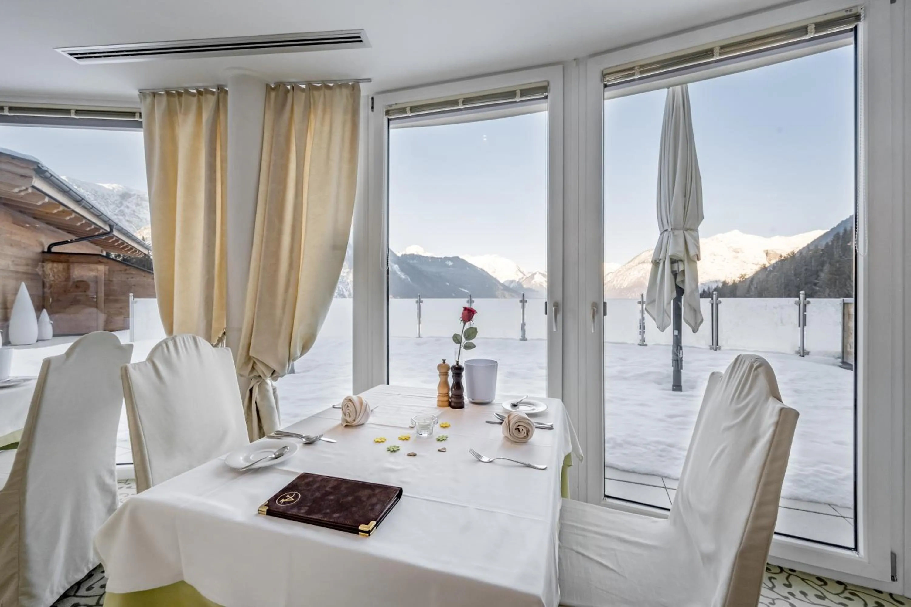 Restaurant/places to eat in Naturhotel Alpenblick