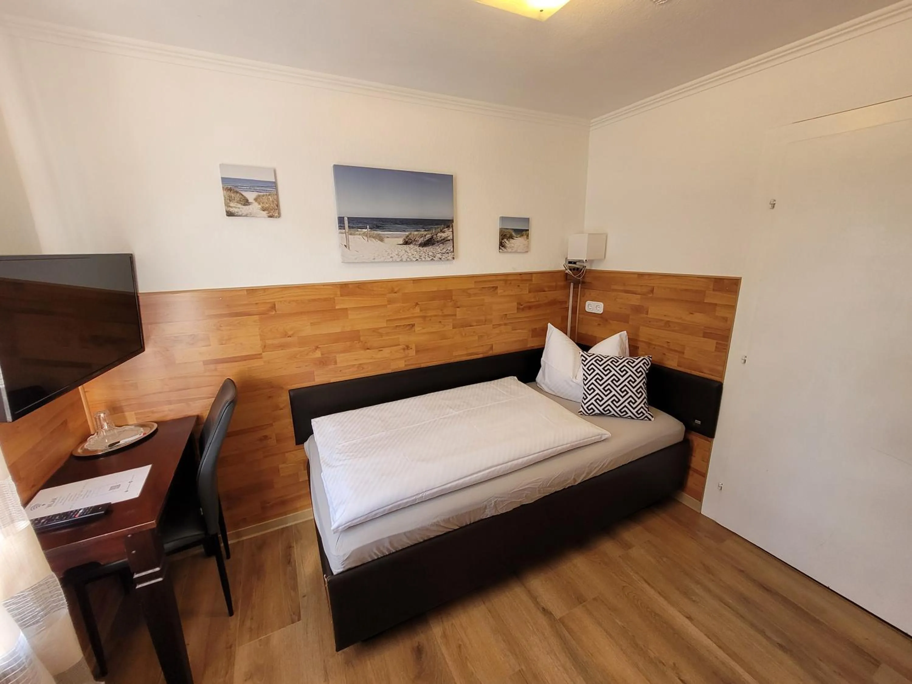 Bed in Hotel MoinMoin