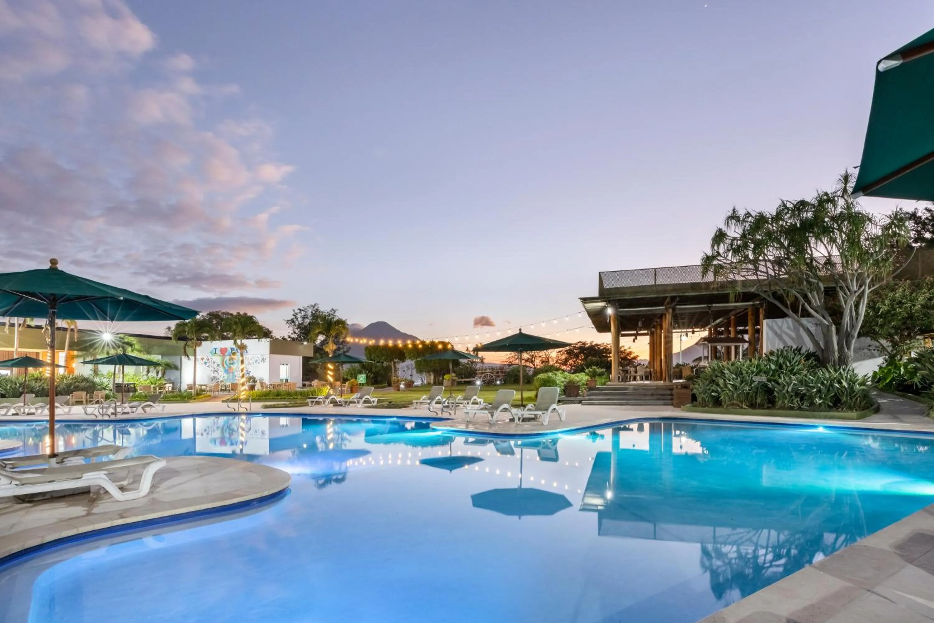 Swimming pool in Porta Hotel del Lago