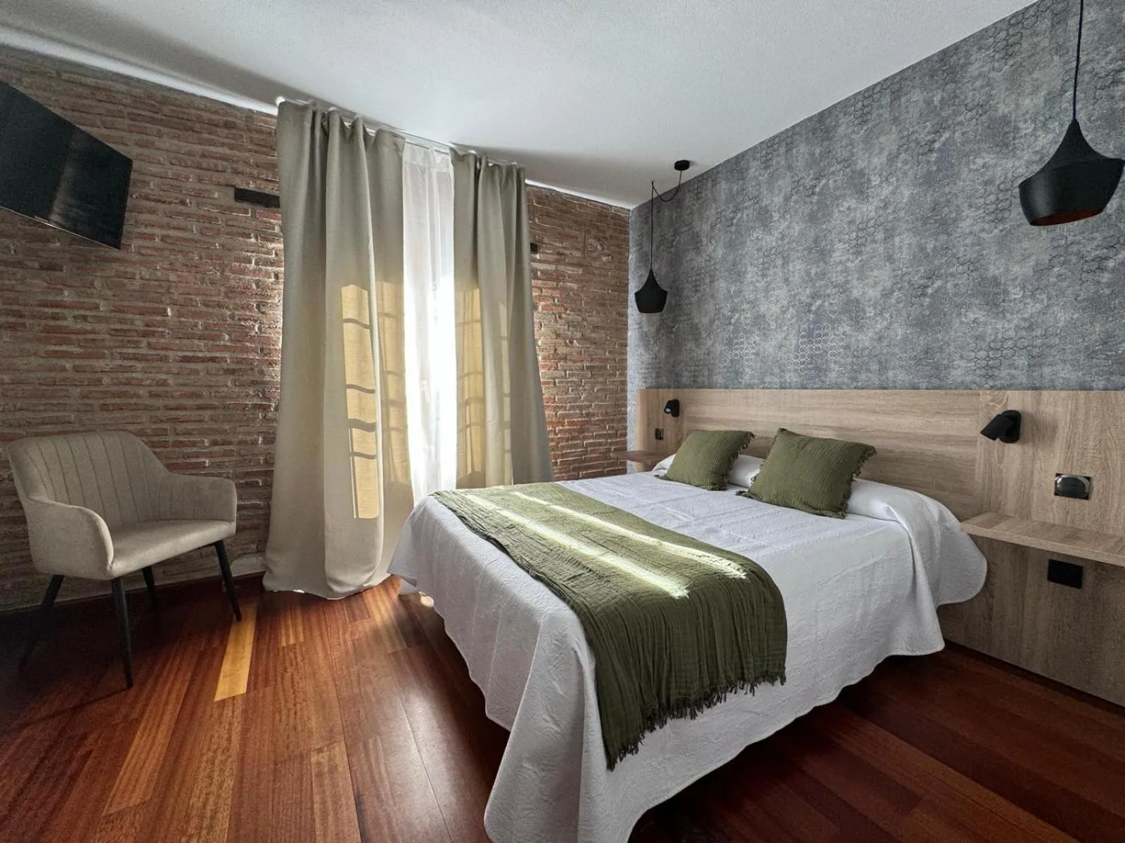 Bedroom, Bed in Hospedium Hotel La Fuente