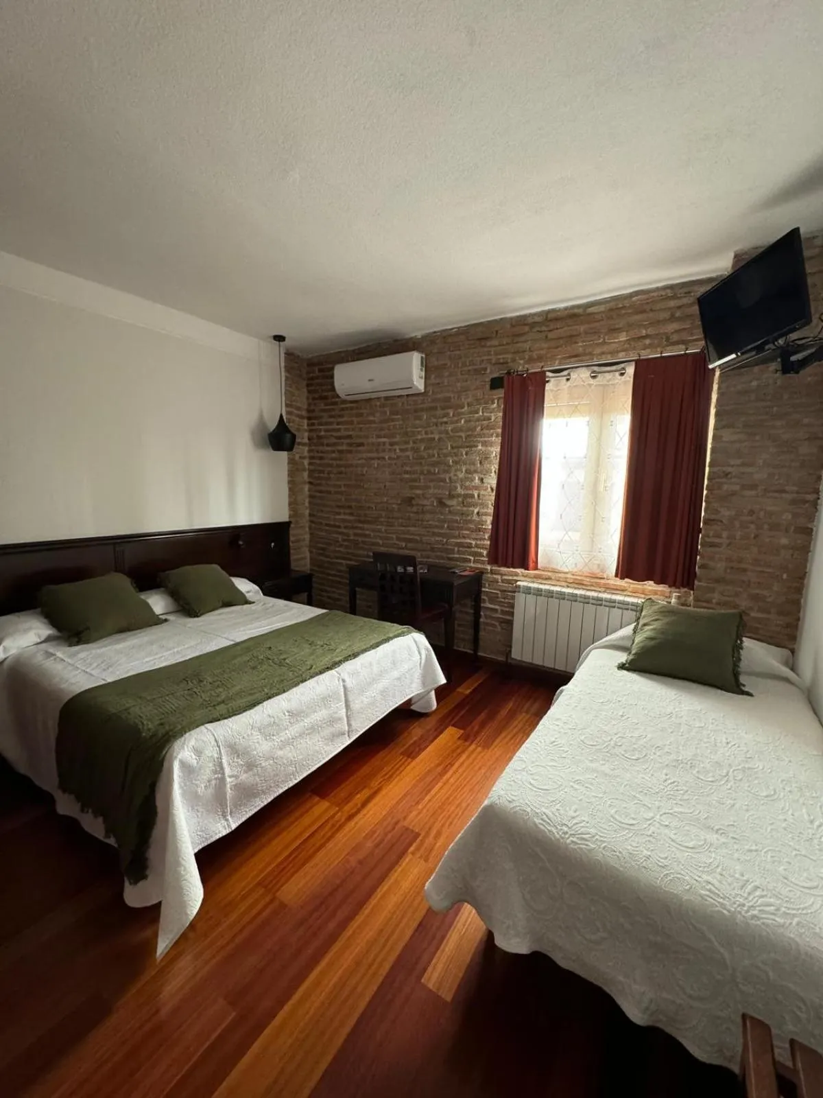 Bedroom, Bed in Hospedium Hotel La Fuente