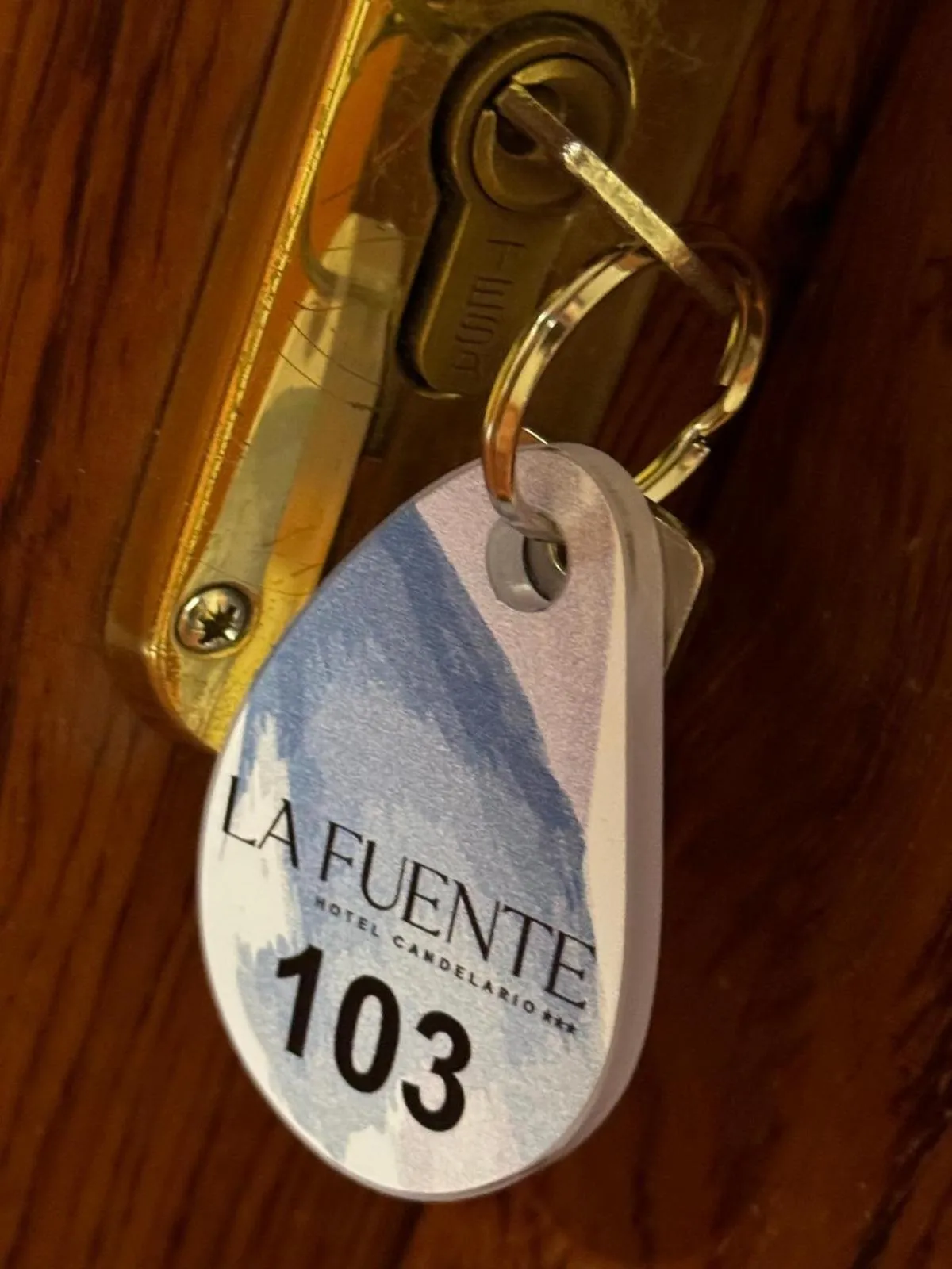 Logo/Certificate/Sign in Hospedium Hotel La Fuente