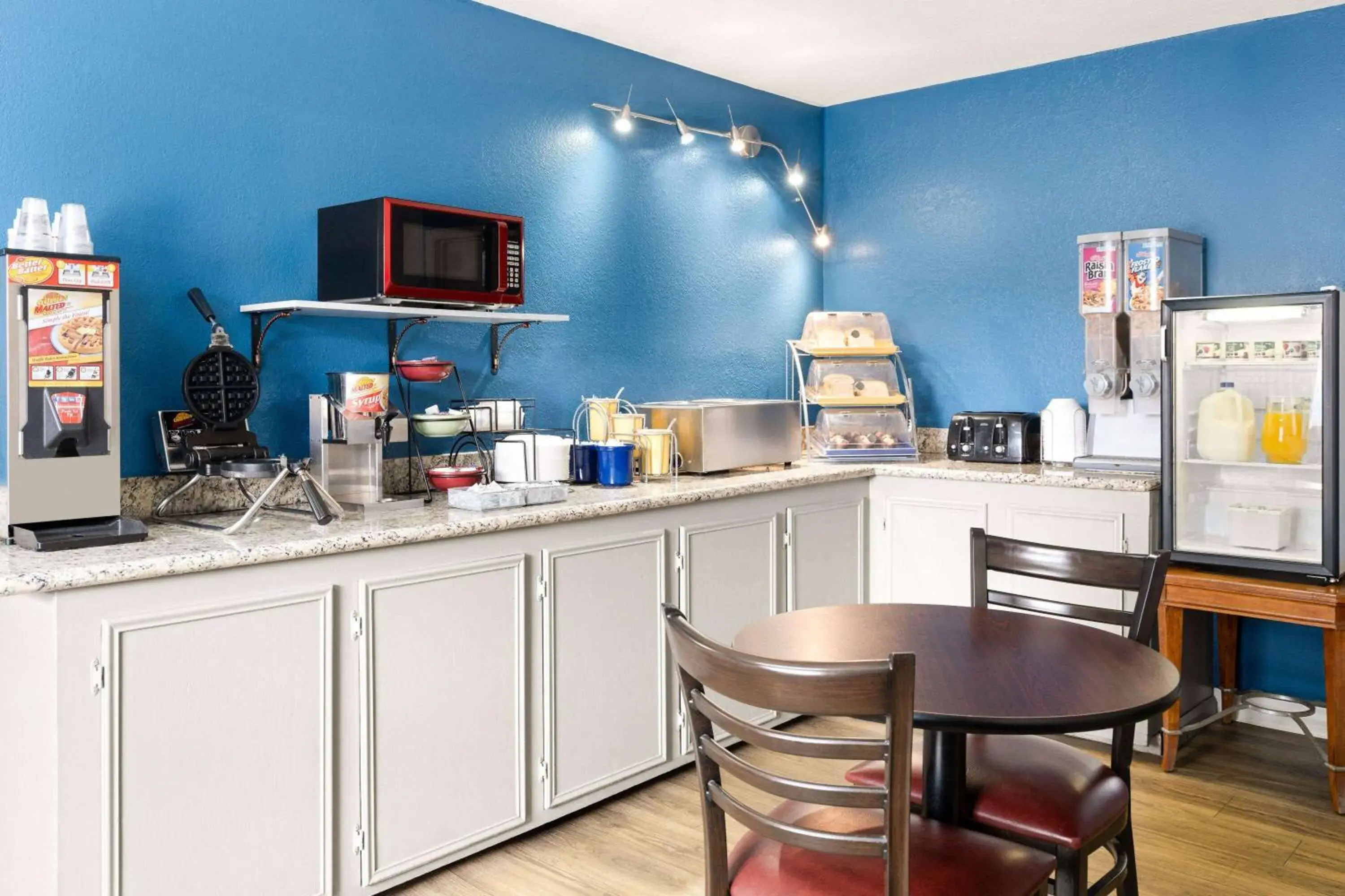 Breakfast in Days Inn by Wyndham Ardmore Breakfast in Days Inn by Wyndham Ardmore