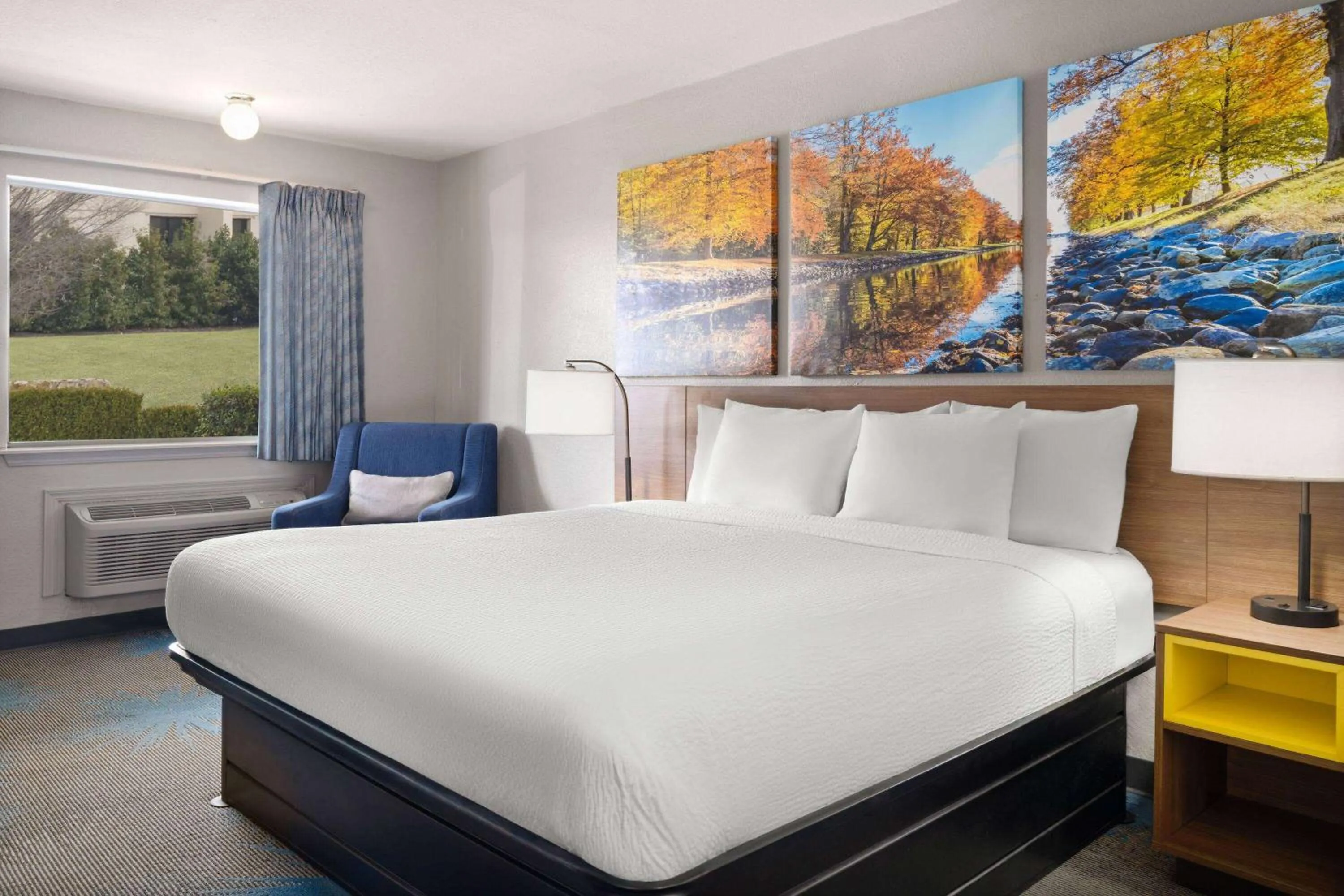 Photo of the whole room, Bed in Days Inn by Wyndham Ardmore