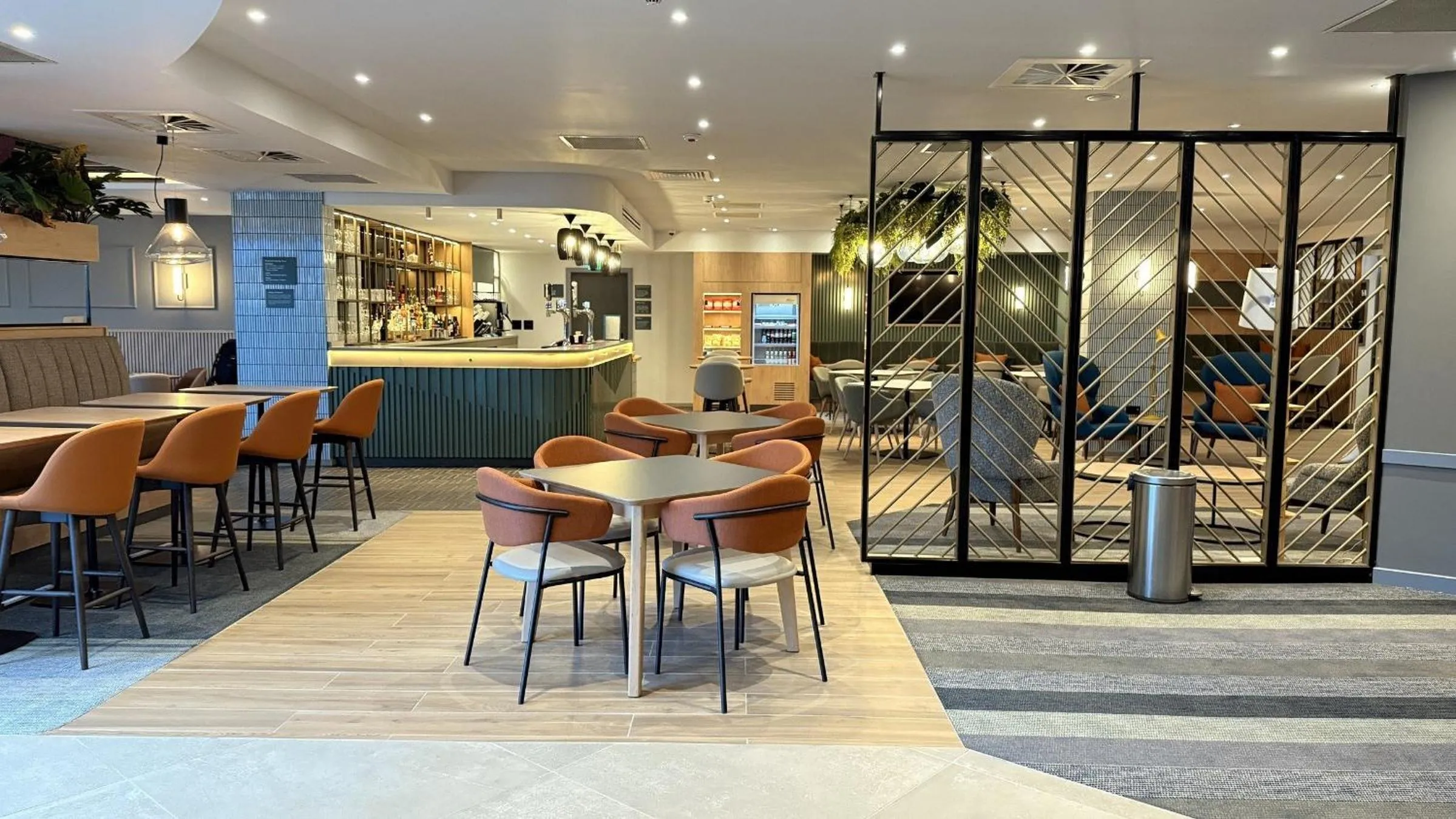 Property building in London Luton Vale Hotel