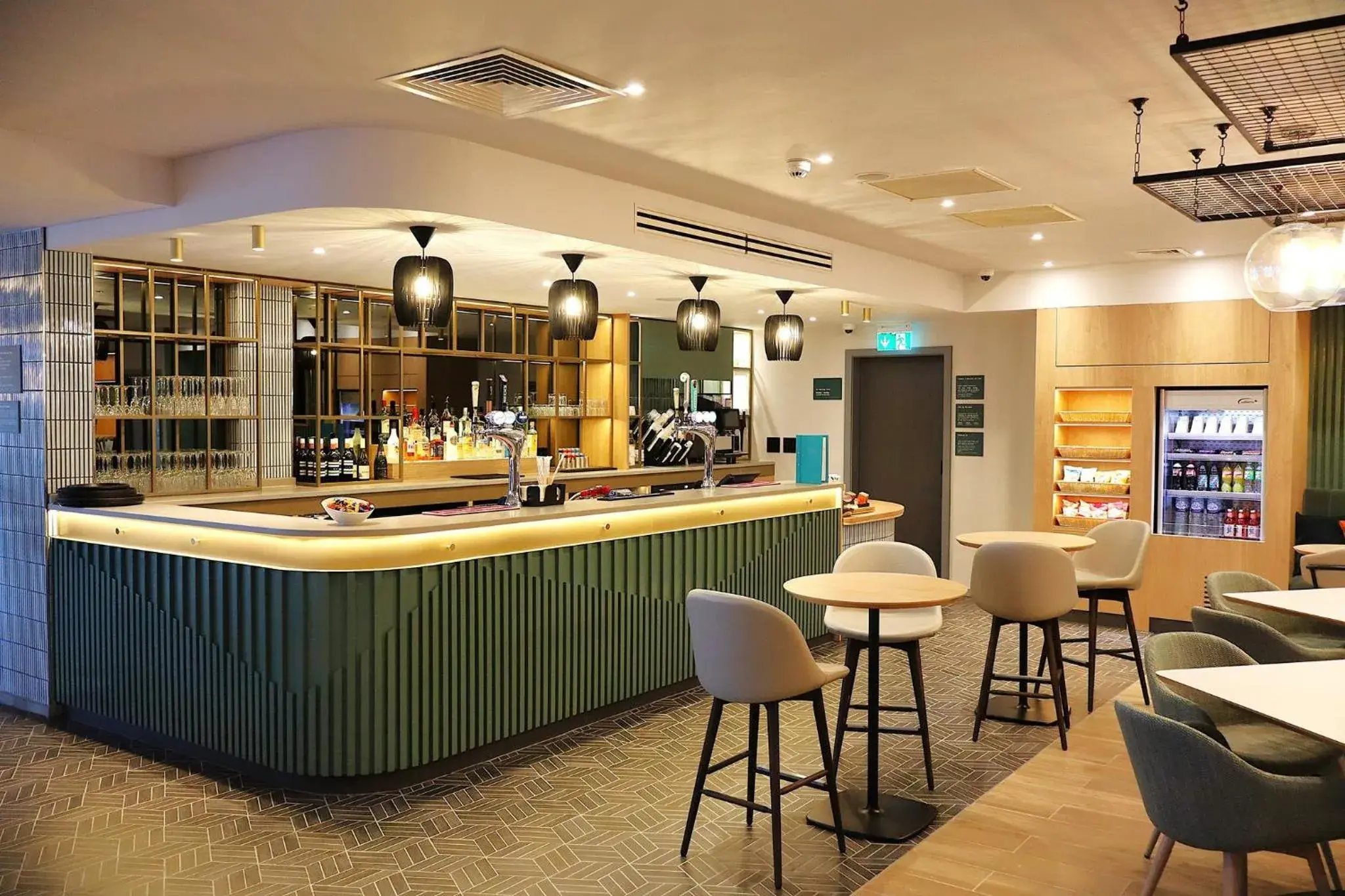 Lounge or bar in London Luton Vale Hotel Lounge or bar in London Luton Vale Hotel