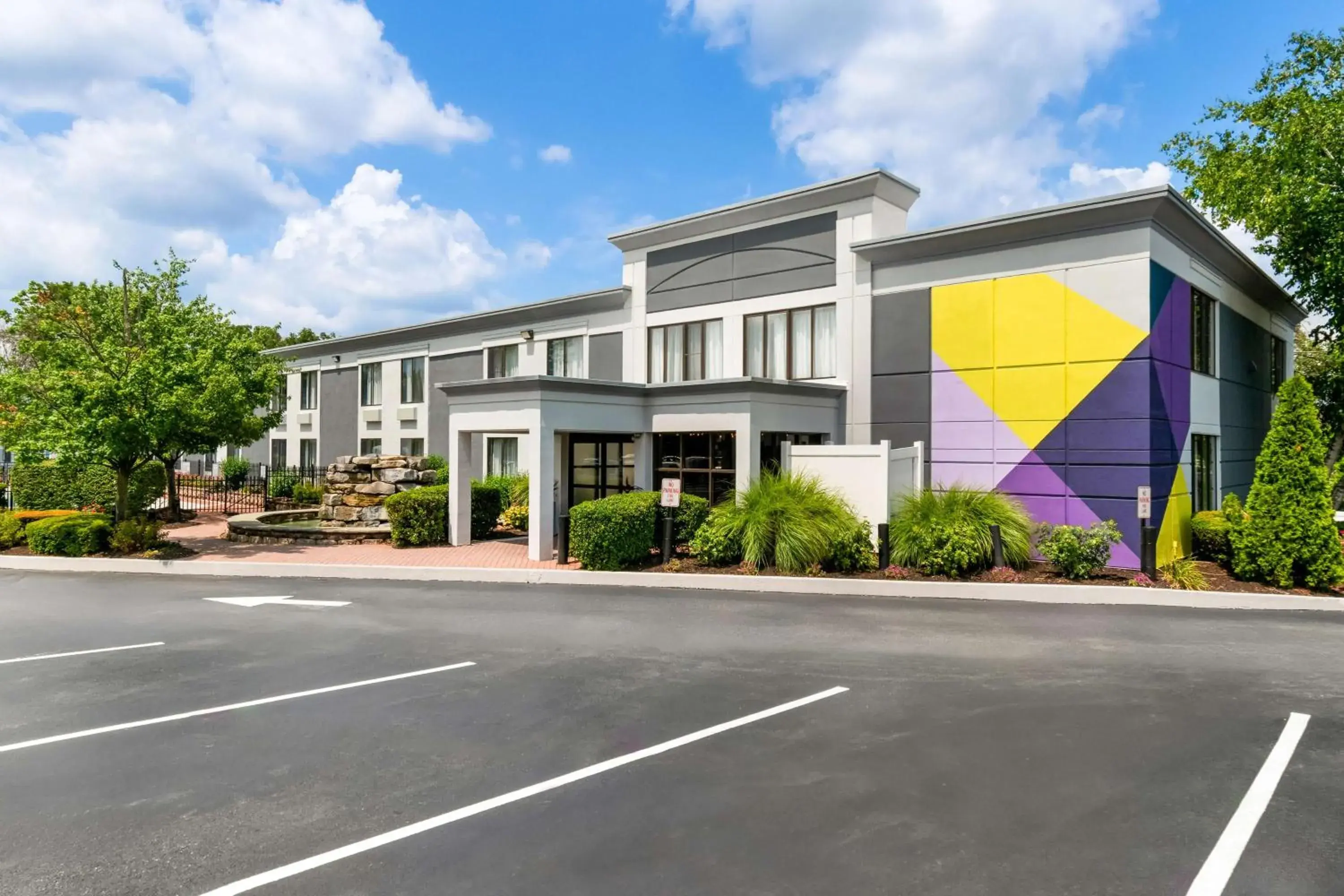 Property building in Spark By Hilton Hummelstown Hershey Property building in Spark By Hilton Hummelstown Hershey