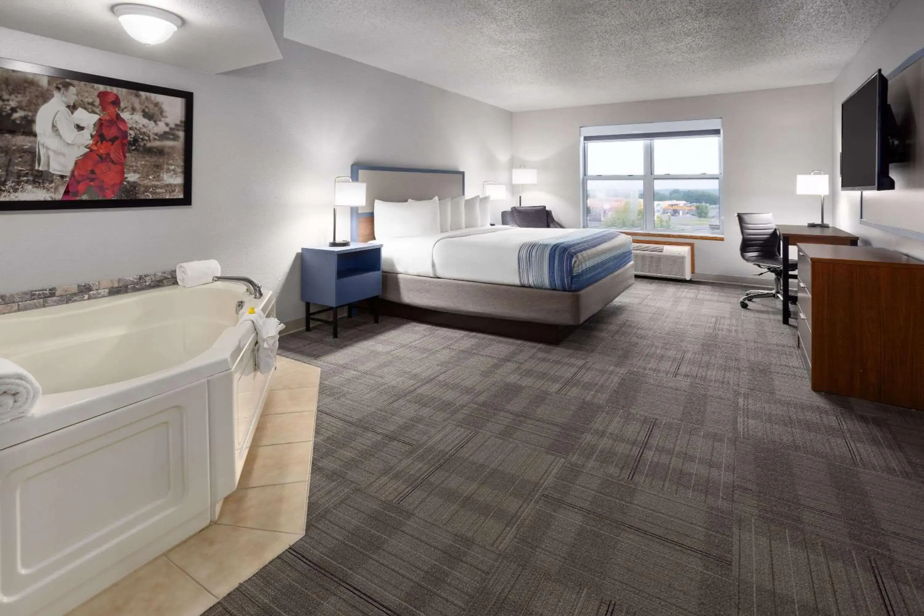 Photo of the whole room, Bed in AmericInn by Wyndham Iron Mountain Photo of the whole room, Bed in AmericInn by Wyndham Iron Mountain