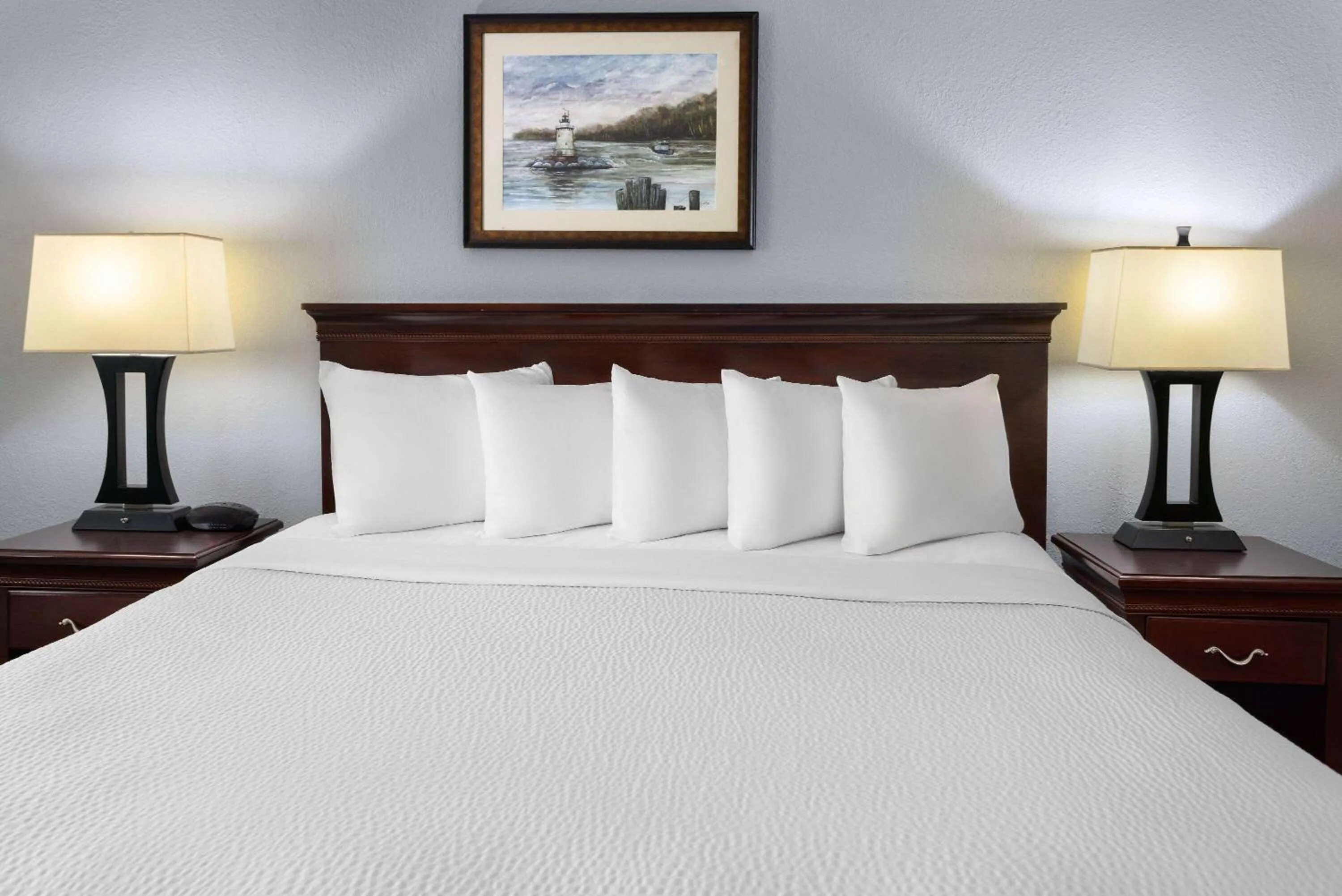 Photo of the whole room, Bed in Days Inn by Wyndham Iron Mountain