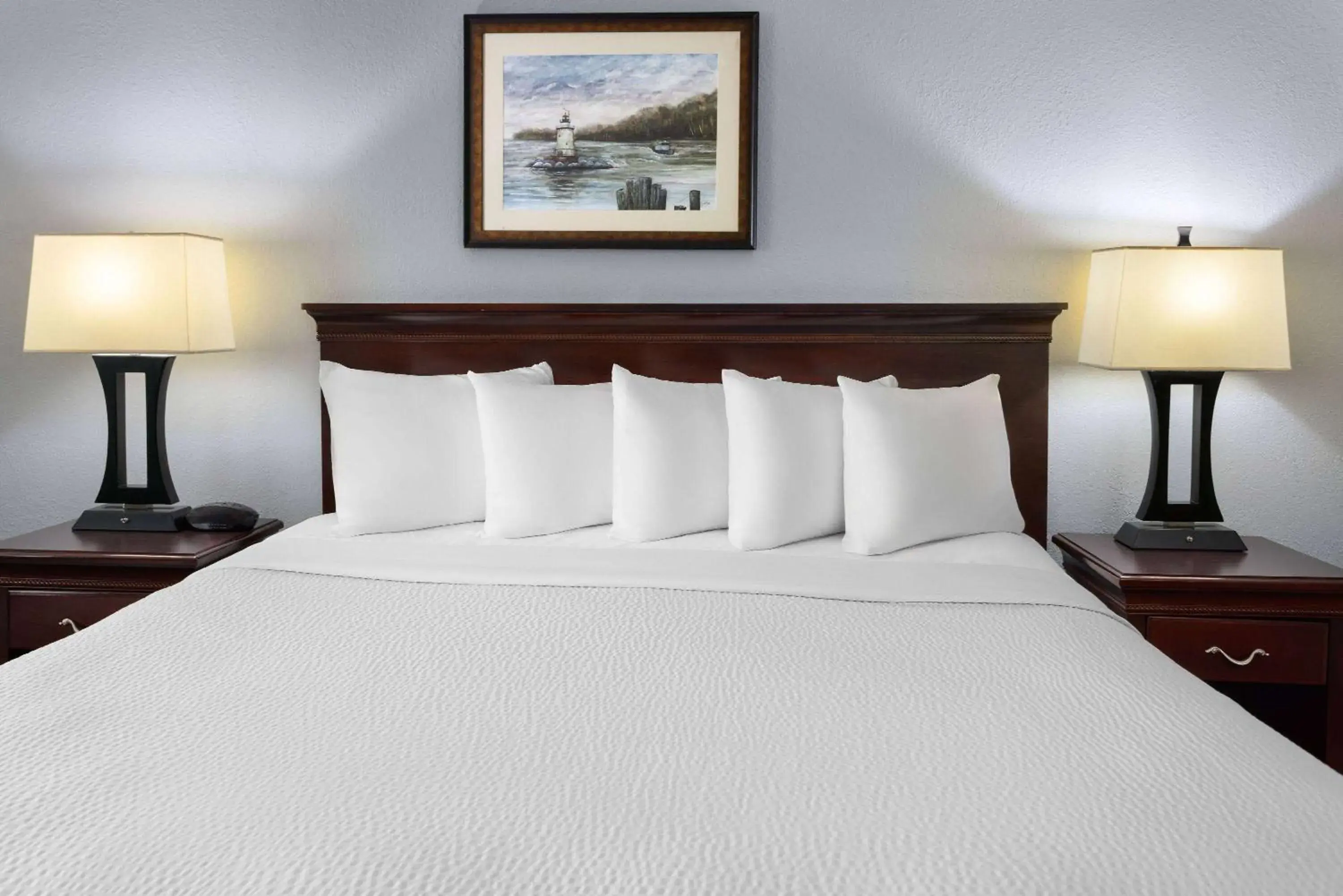 Photo of the whole room, Bed in Days Inn by Wyndham Iron Mountain Photo of the whole room, Bed in Days Inn by Wyndham Iron Mountain