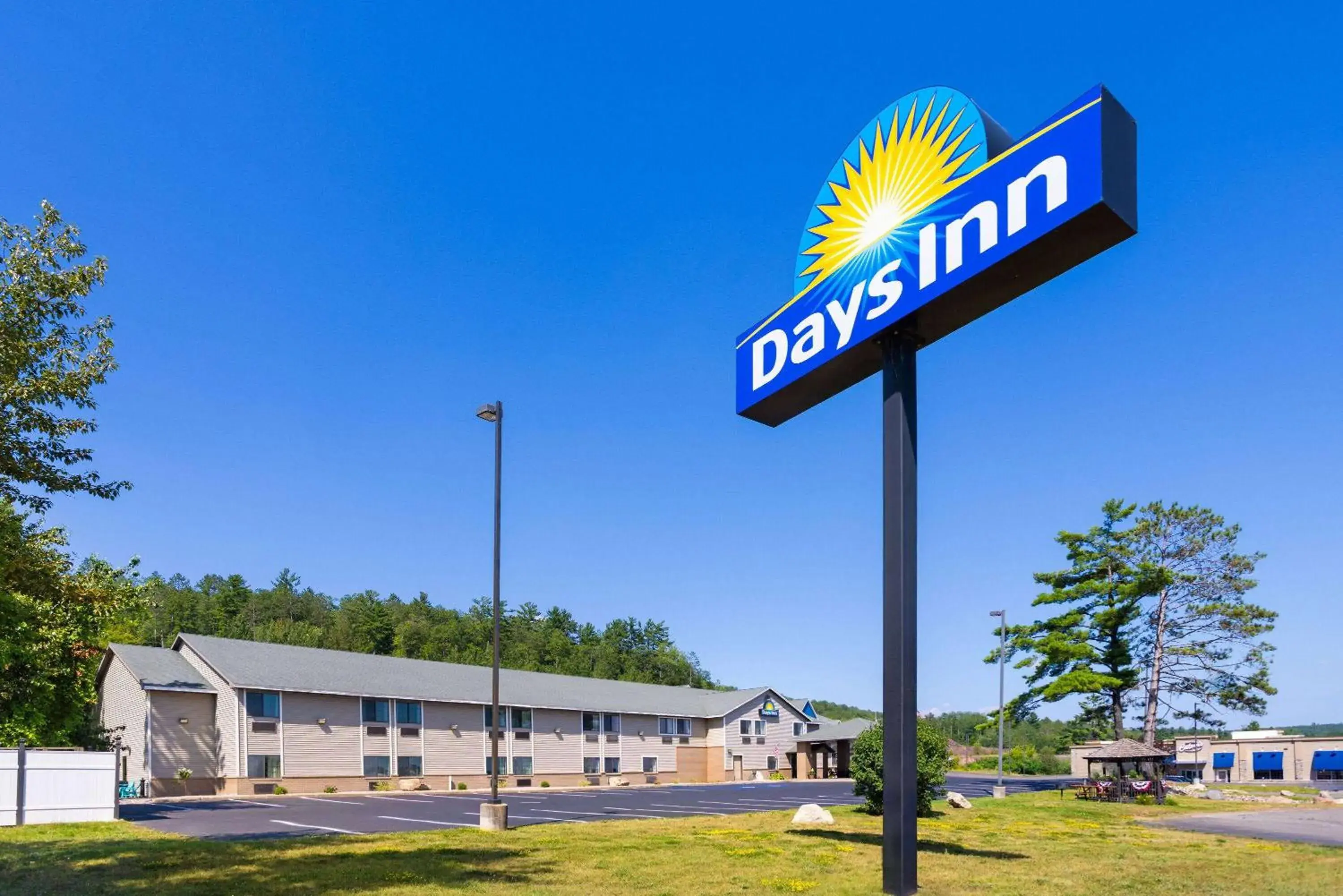 Property building in Days Inn by Wyndham Iron Mountain Property building in Days Inn by Wyndham Iron Mountain