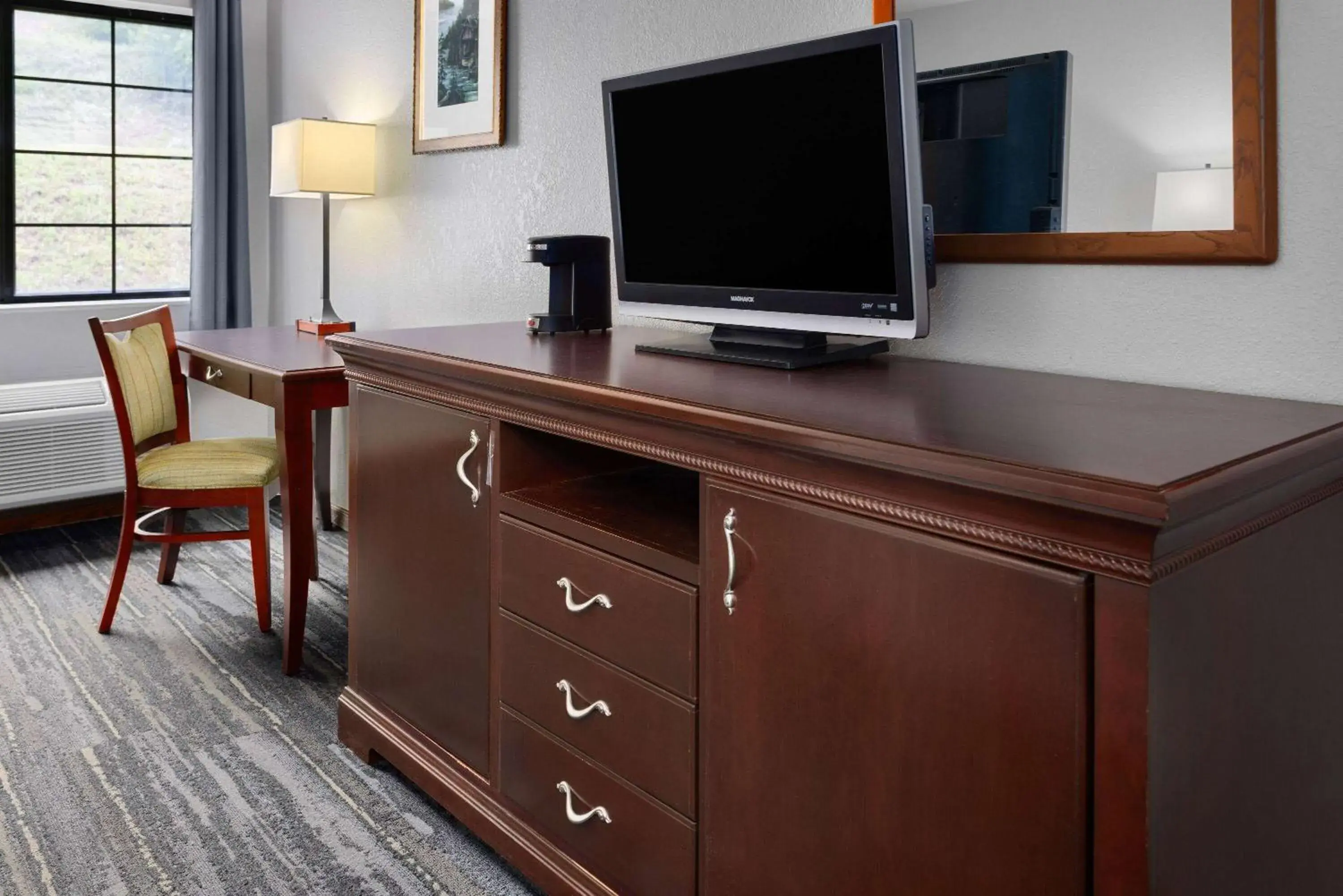 Photo of the whole room in Days Inn by Wyndham Iron Mountain Photo of the whole room in Days Inn by Wyndham Iron Mountain