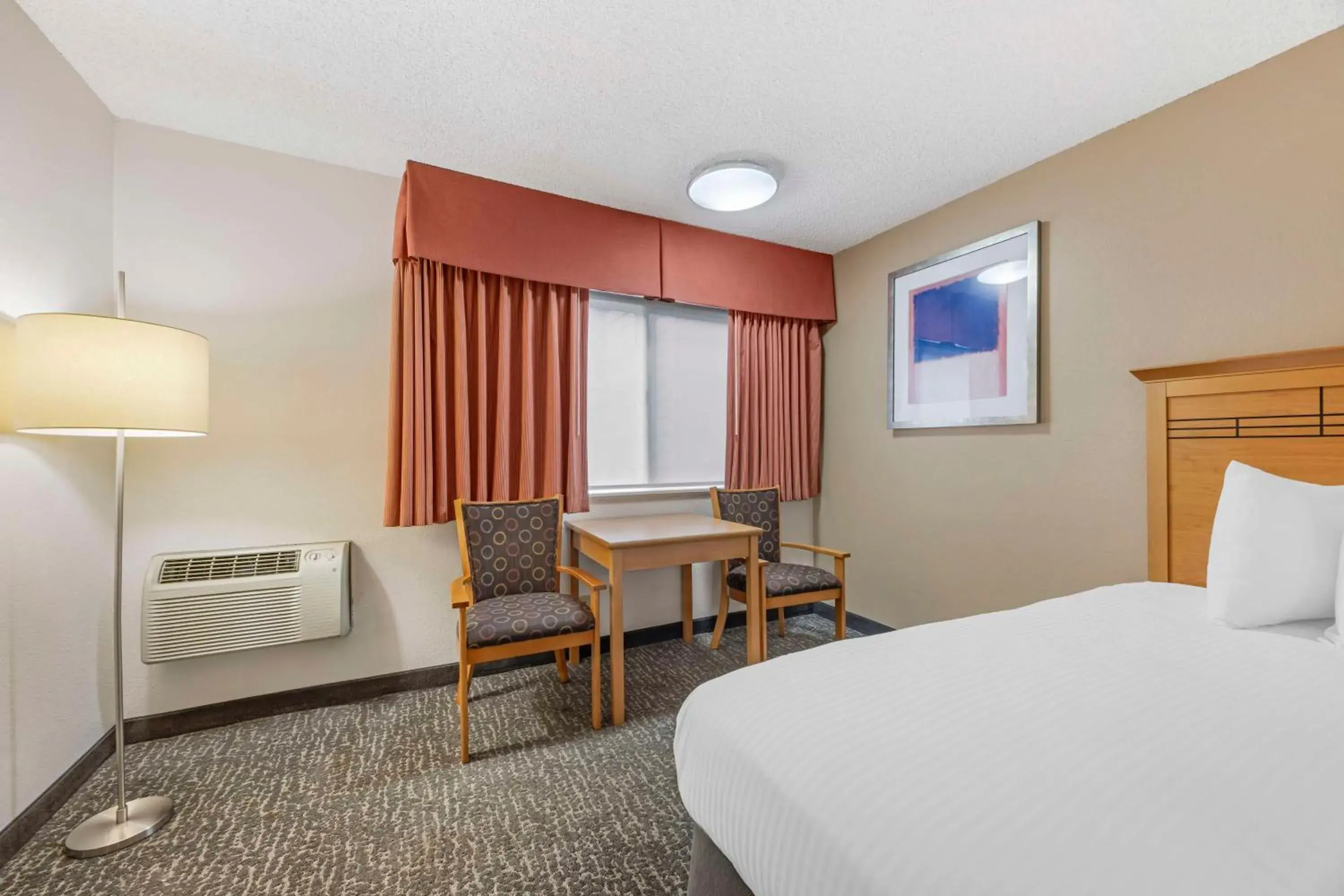 Bedroom, Bed in Best Western Aladdin Inn Bedroom, Bed in Best Western Aladdin Inn