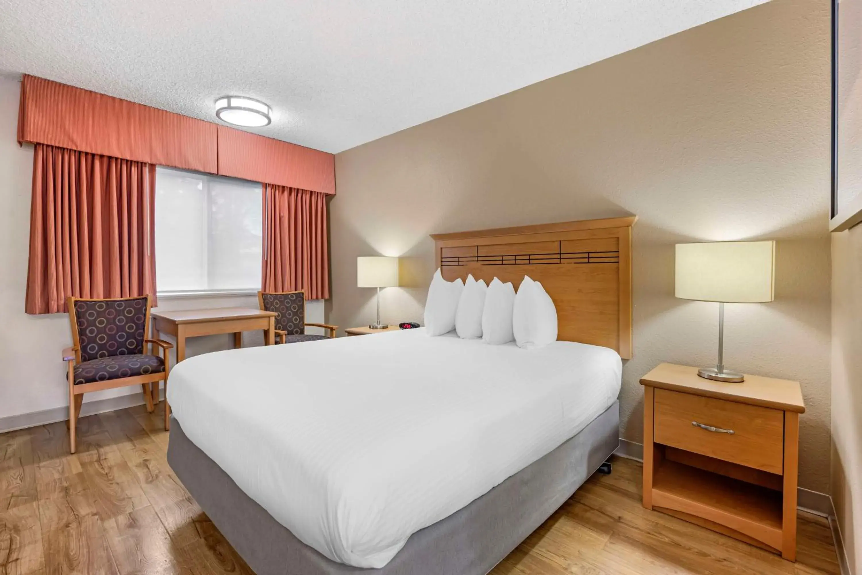 Bedroom, Bed in Best Western Aladdin Inn Bedroom, Bed in Best Western Aladdin Inn