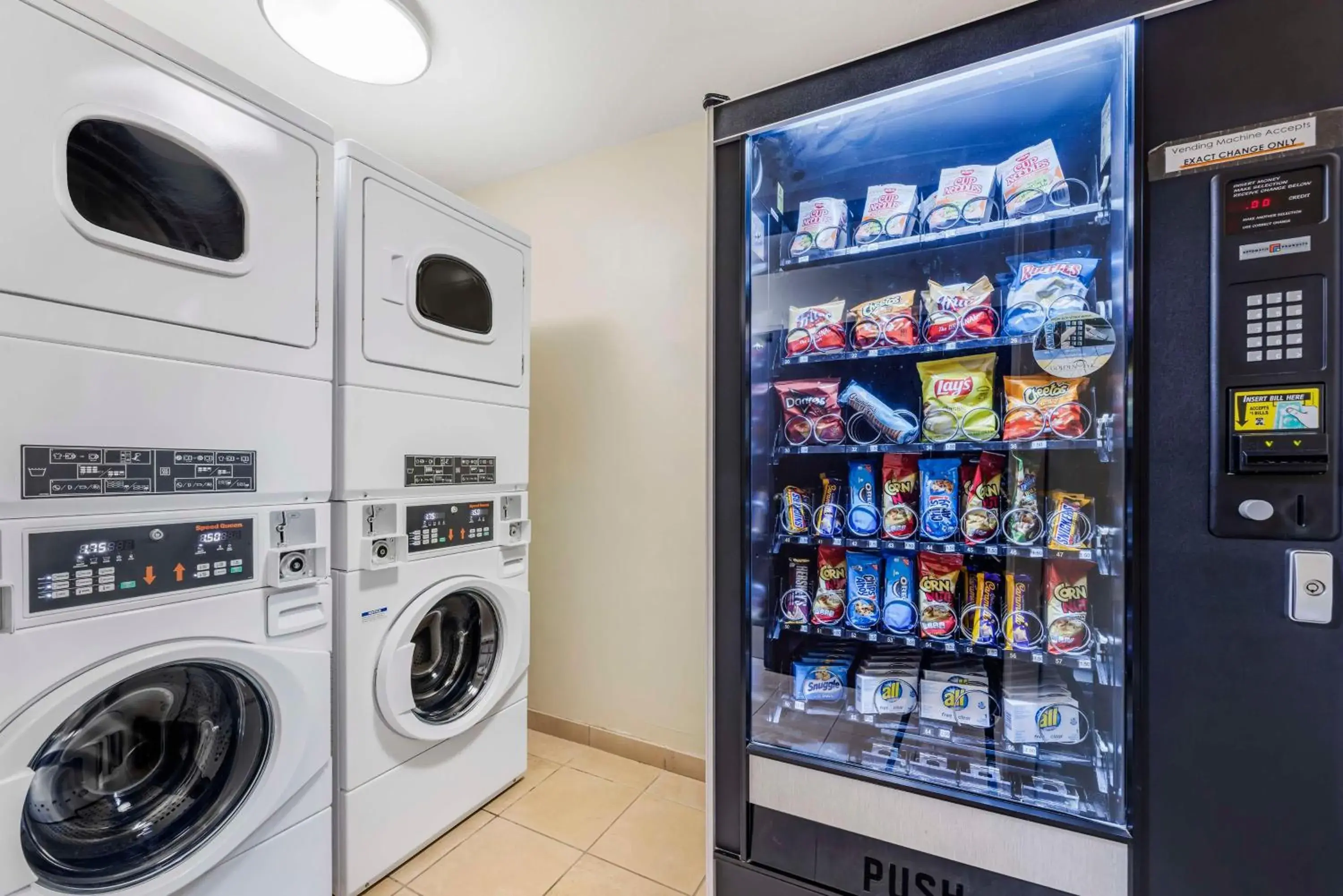 Property building in Best Western Aladdin Inn Property building in Best Western Aladdin Inn