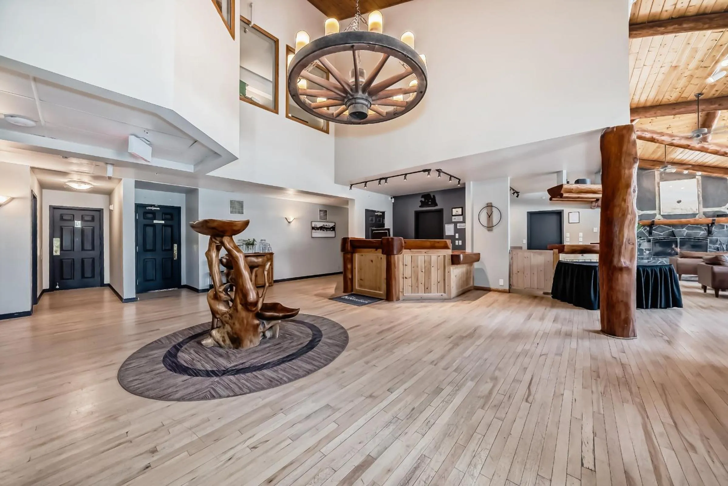 Lobby or reception in Canmore Rocky Mountain Inn