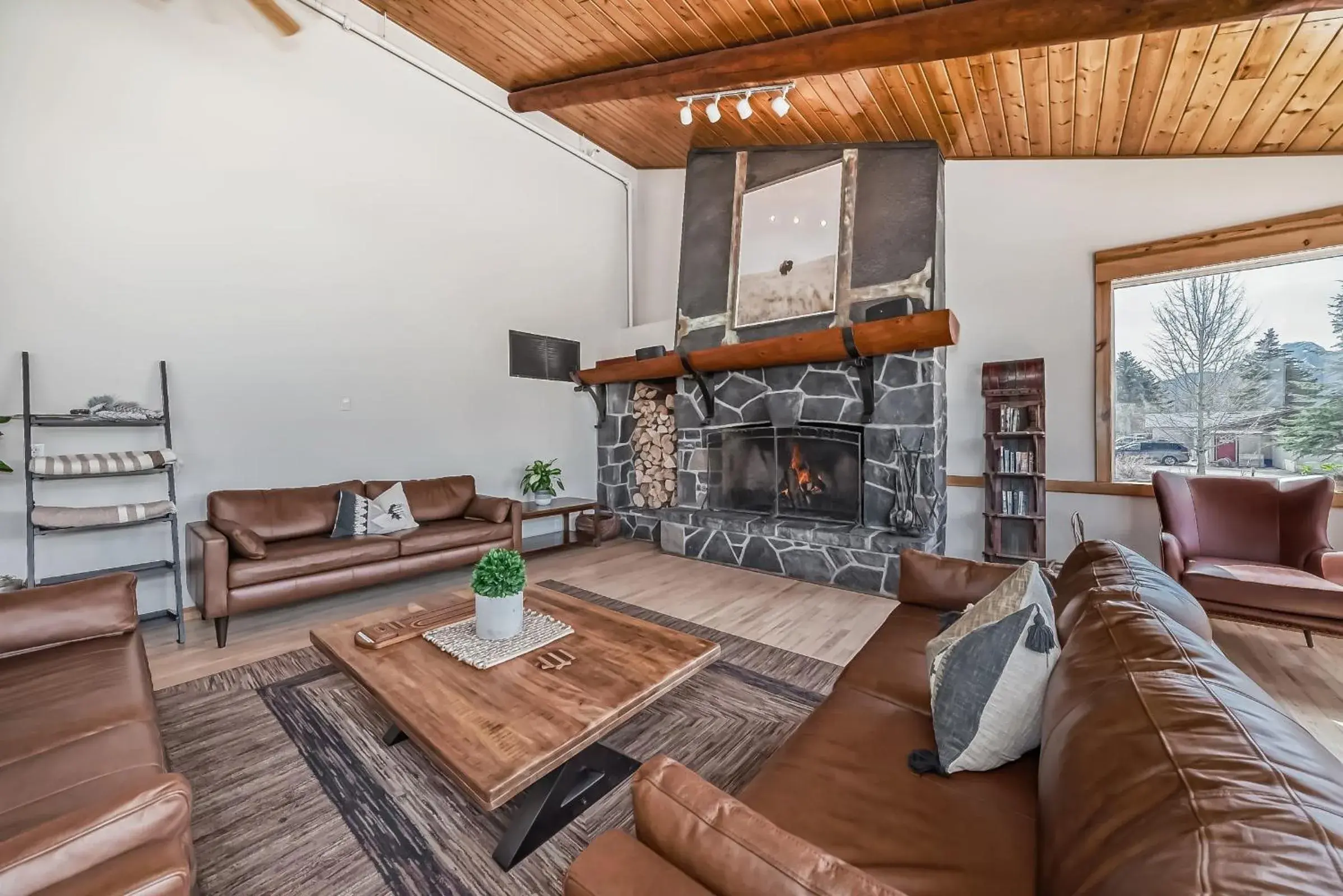 Lobby or reception in Canmore Rocky Mountain Inn Lobby or reception in Canmore Rocky Mountain Inn