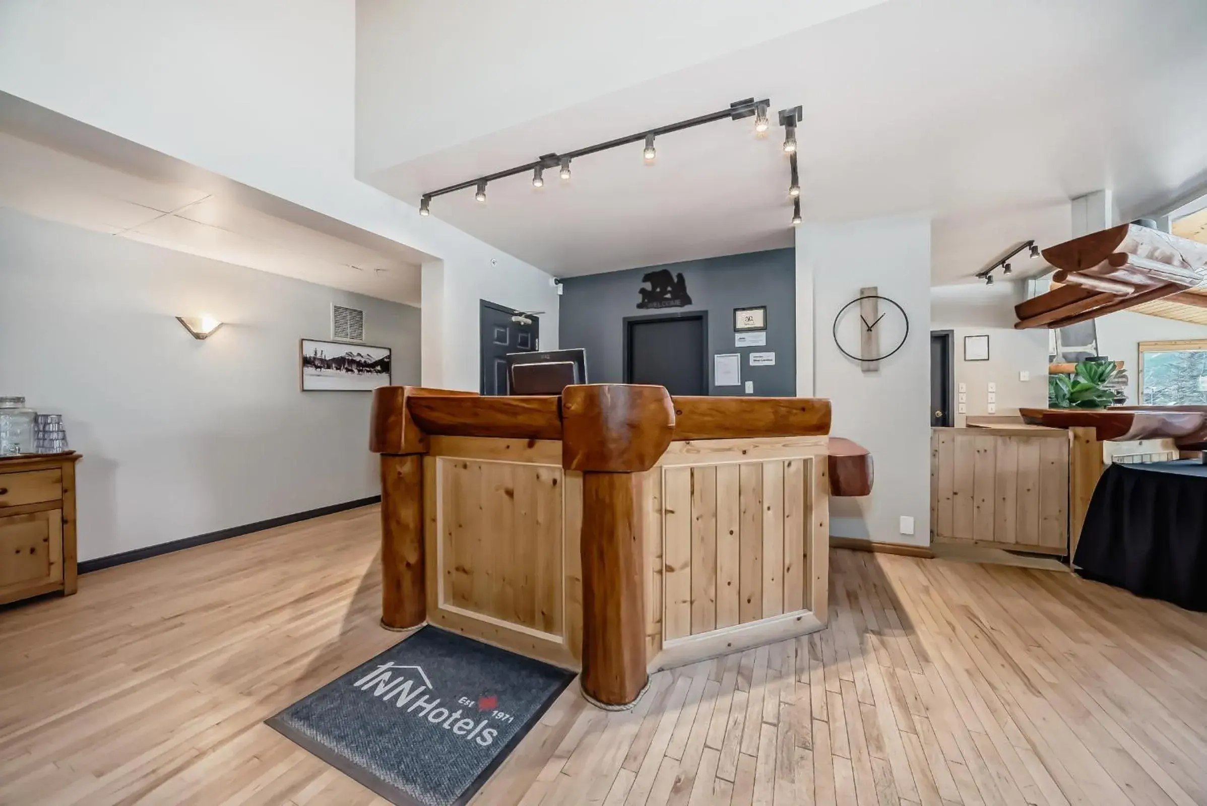 Lobby or reception in Canmore Rocky Mountain Inn Lobby or reception in Canmore Rocky Mountain Inn