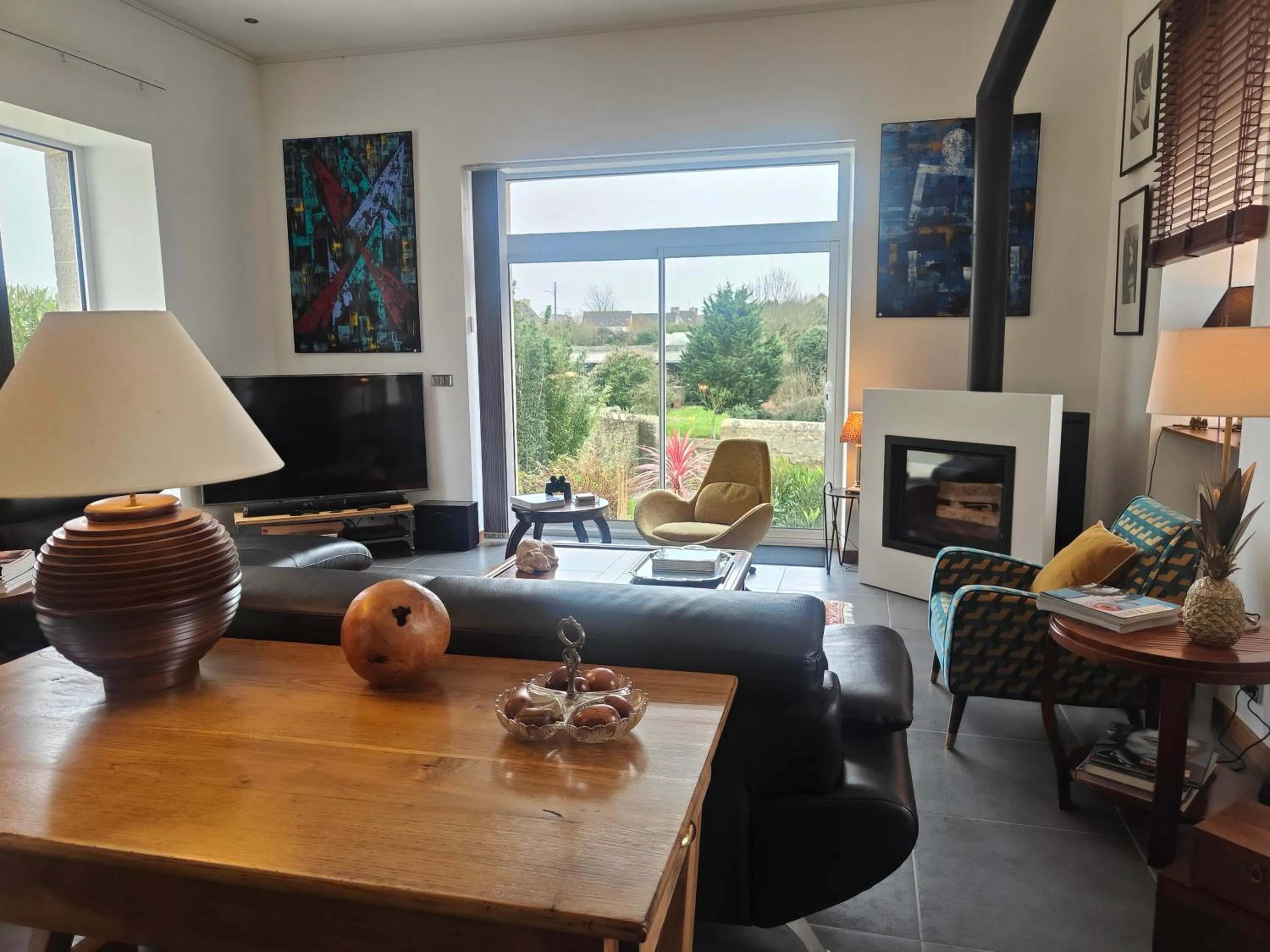 Communal lounge/ TV room in Le Vieux Couvent & SPA