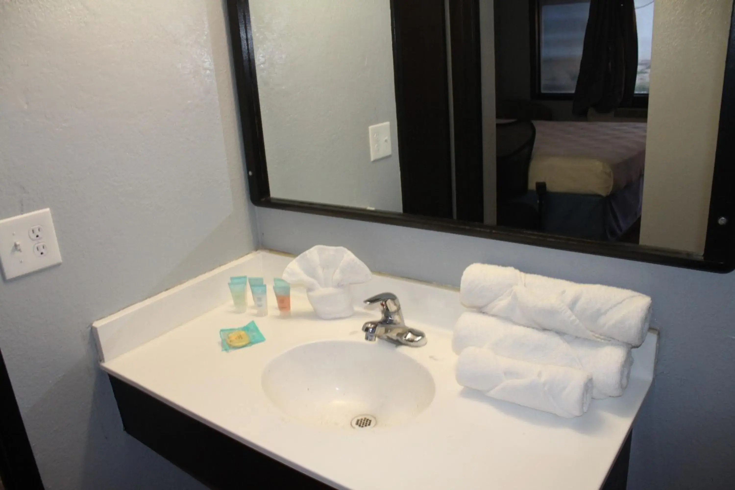 Queen Room with Two Queen Beds - Non-Smoking in Travelodge by Wyndham Blythe Queen Room with Two Queen Beds - Non-Smoking in Travelodge by Wyndham Blythe