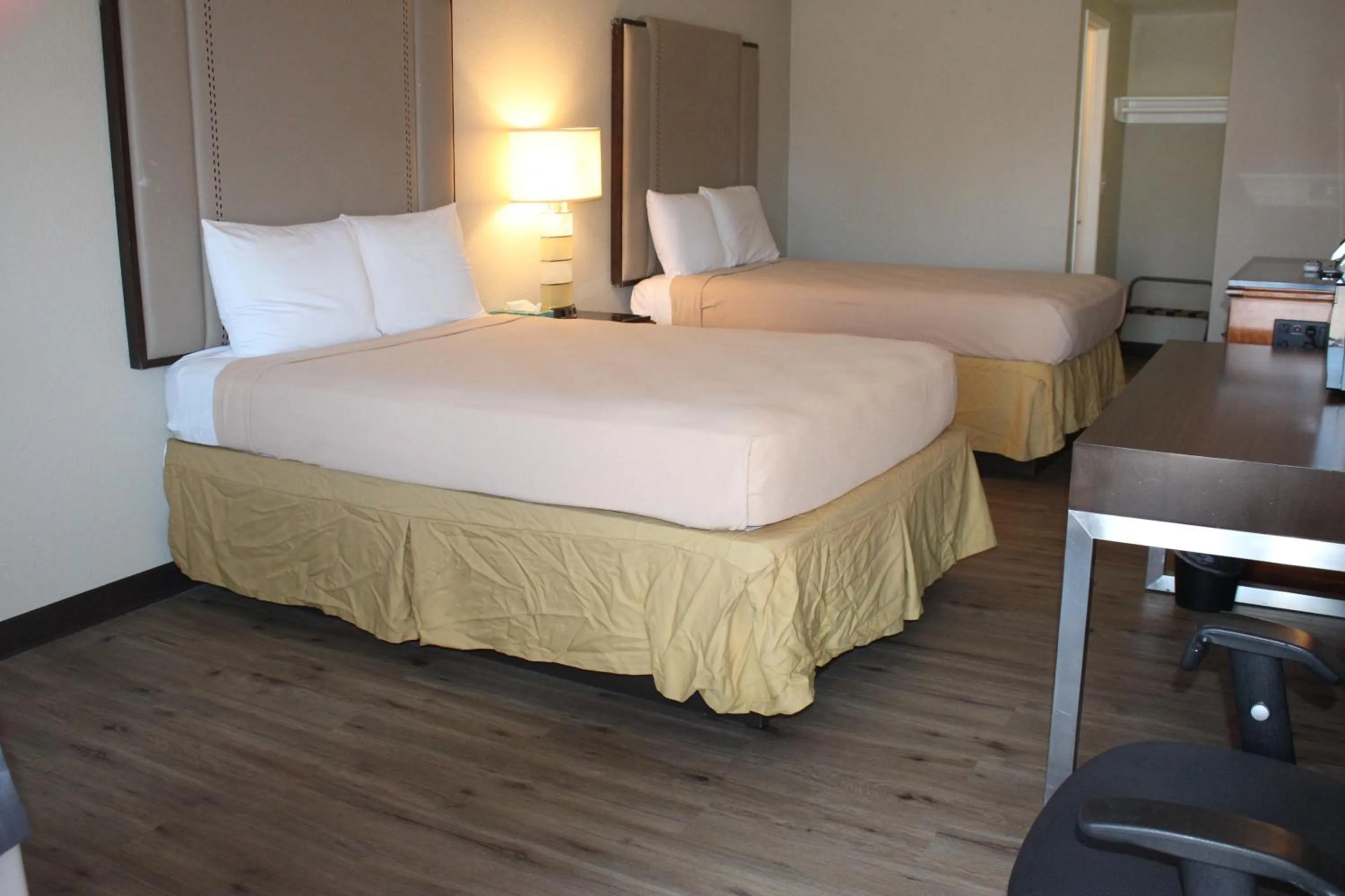 Bed in Travelodge by Wyndham Blythe