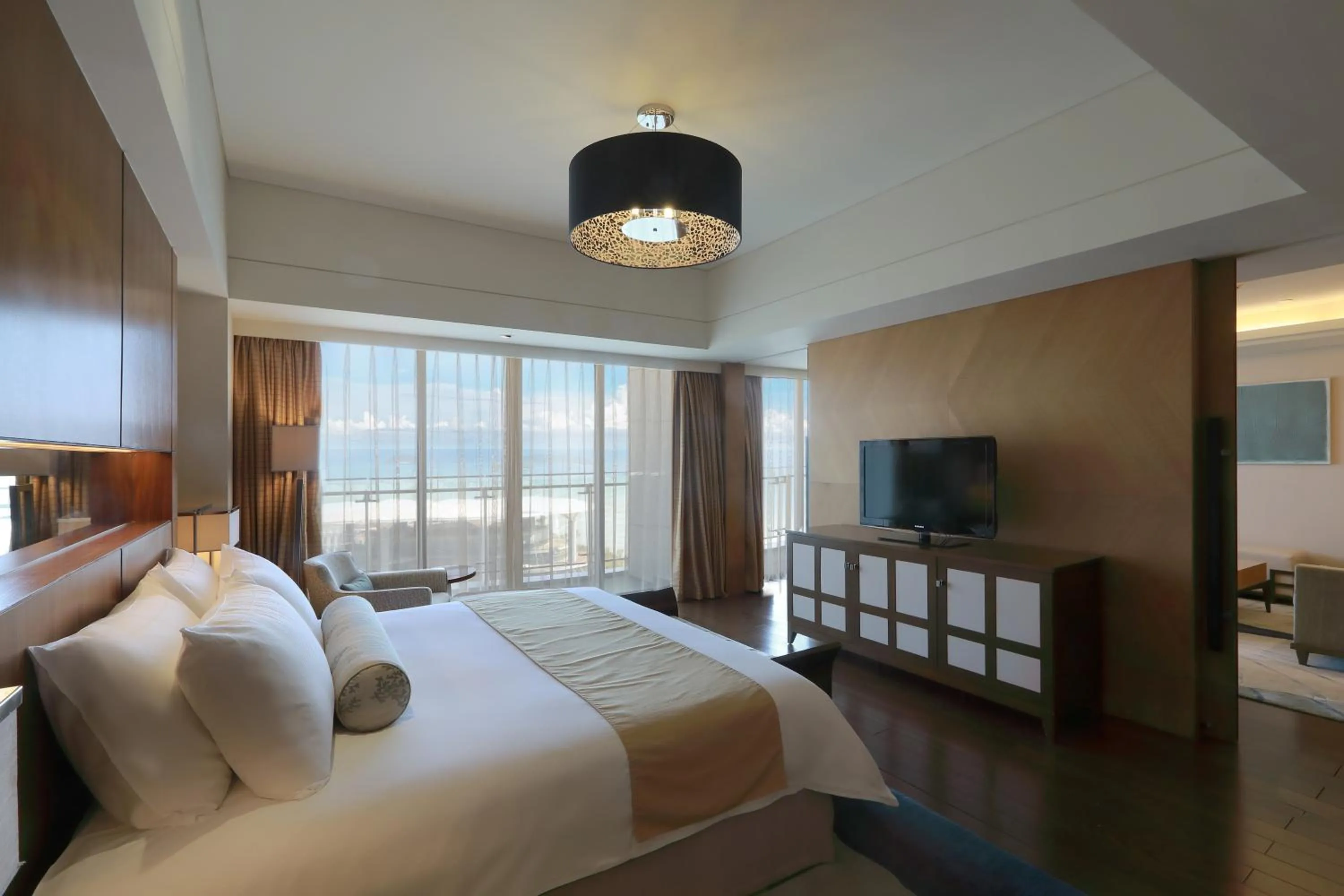 Bedroom, Bed in Xiamen International Conference Center Hotel Prime Seaview Hotel
