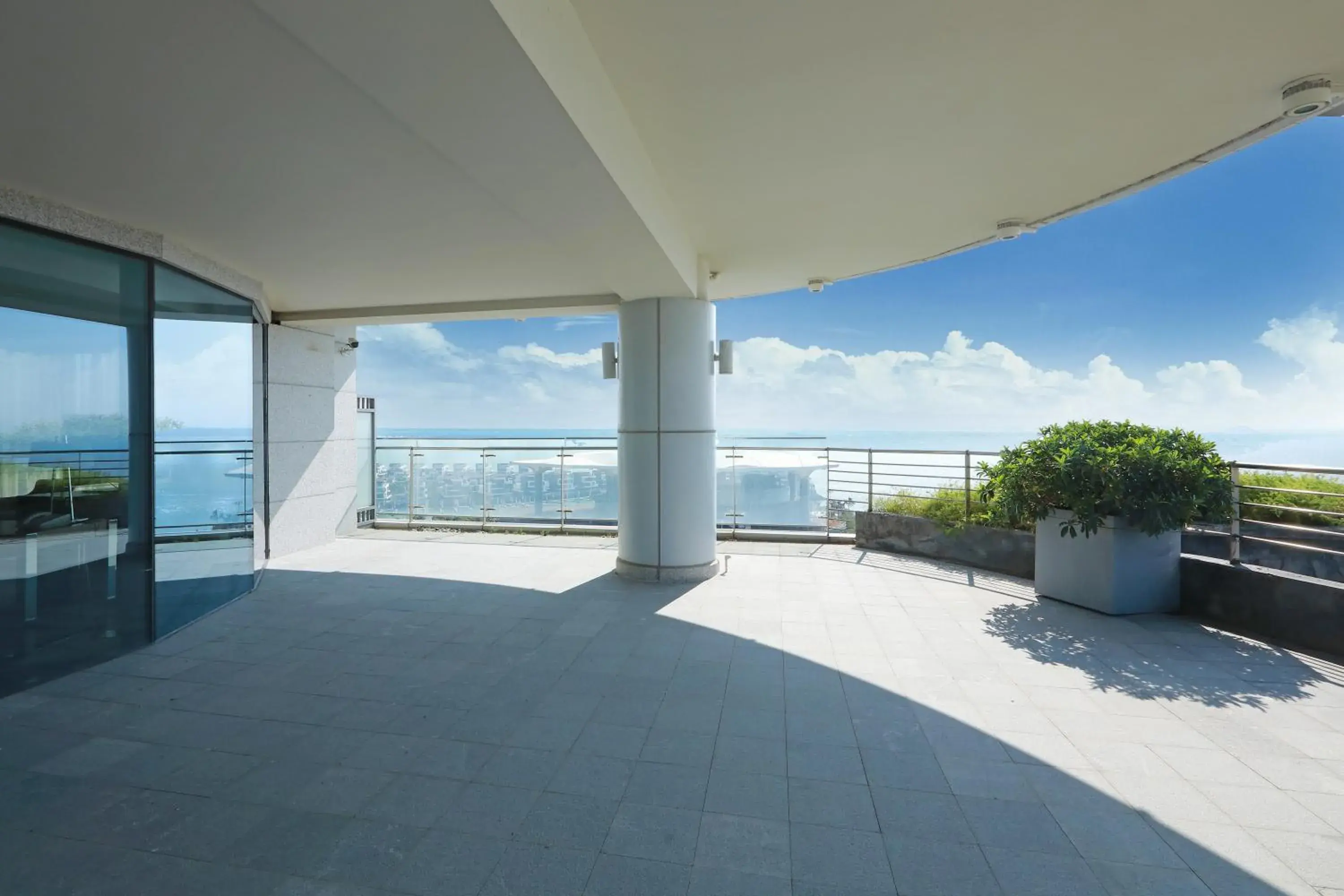 Balcony/Terrace in Xiamen International Conference Center Hotel Prime Seaview Hotel Balcony/Terrace in Xiamen International Conference Center Hotel Prime Seaview Hotel