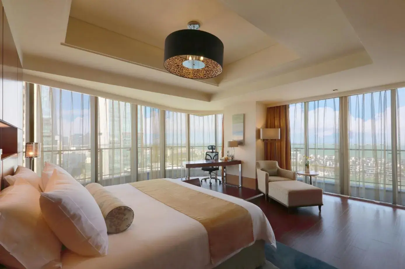 Bedroom, Bed in Xiamen International Conference Center Hotel Prime Seaview Hotel Bedroom, Bed in Xiamen International Conference Center Hotel Prime Seaview Hotel