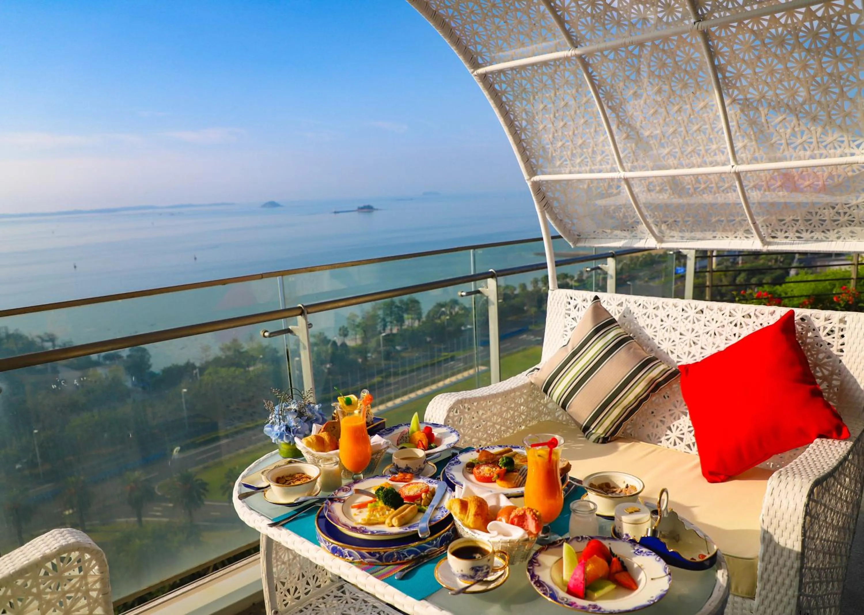 Balcony/Terrace in Xiamen International Conference Center Hotel Prime Seaview Hotel