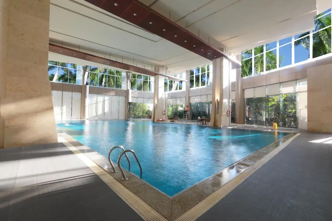 Swimming pool in Xiamen International Conference Center Hotel Prime Seaview Hotel Swimming pool in Xiamen International Conference Center Hotel Prime Seaview Hotel