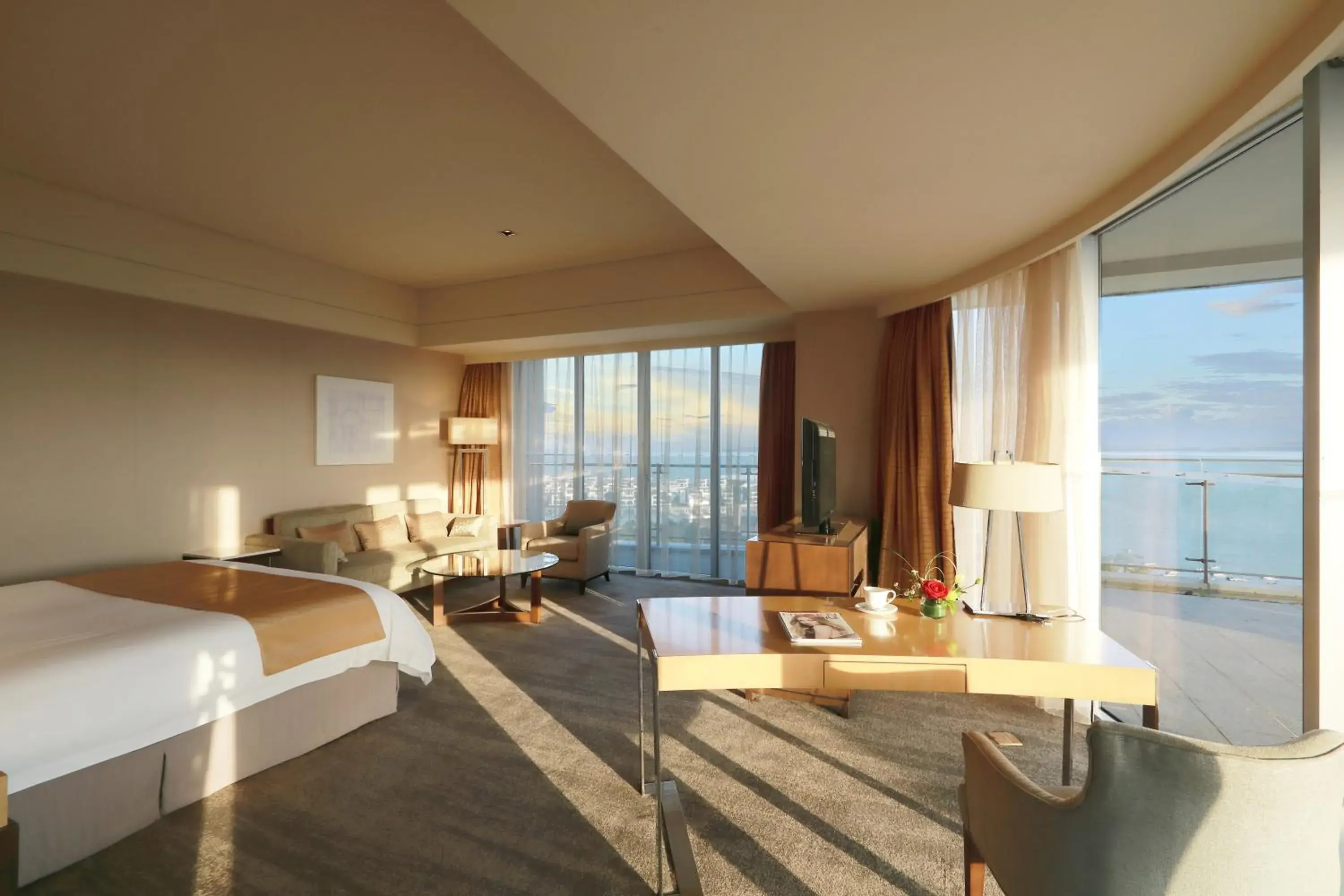 Balcony/Terrace, Bed in Xiamen International Conference Center Hotel Prime Seaview Hotel Balcony/Terrace, Bed in Xiamen International Conference Center Hotel Prime Seaview Hotel