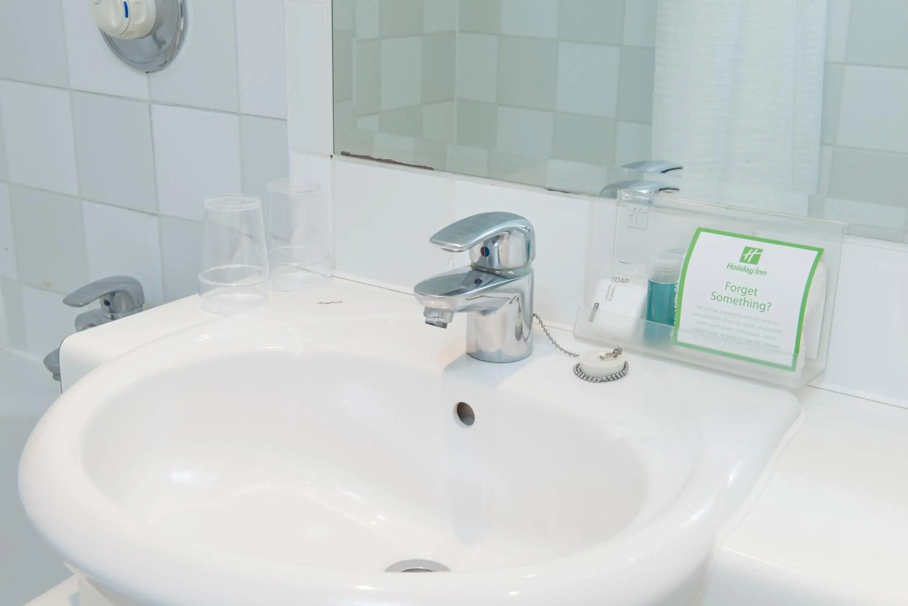 Bathroom in Holiday Inn Oxford by IHG Bathroom in Holiday Inn Oxford by IHG