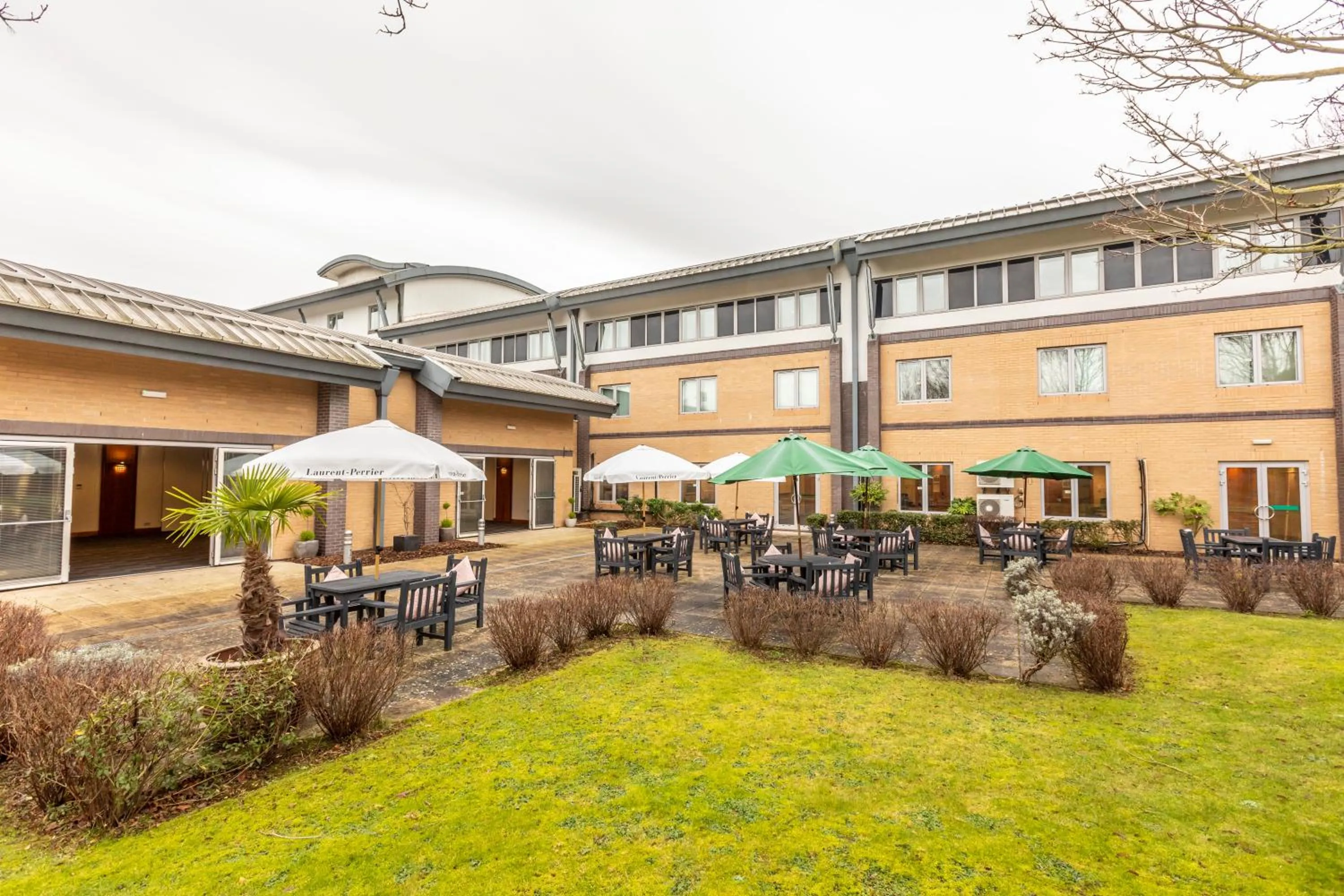Patio in Holiday Inn Oxford by IHG