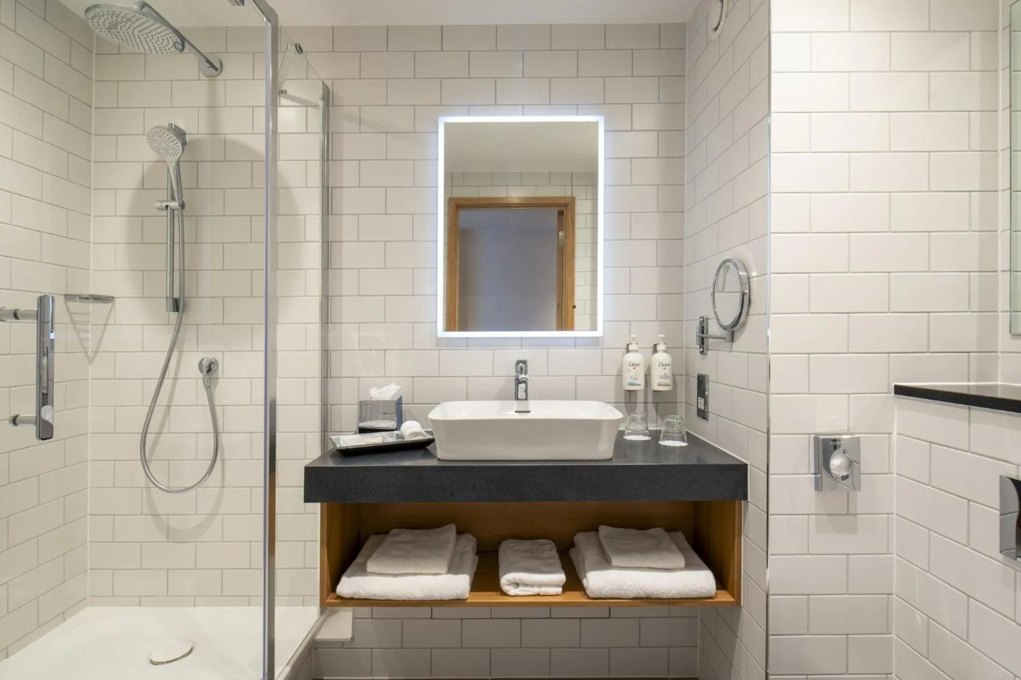 Bathroom in Holiday Inn Oxford by IHG