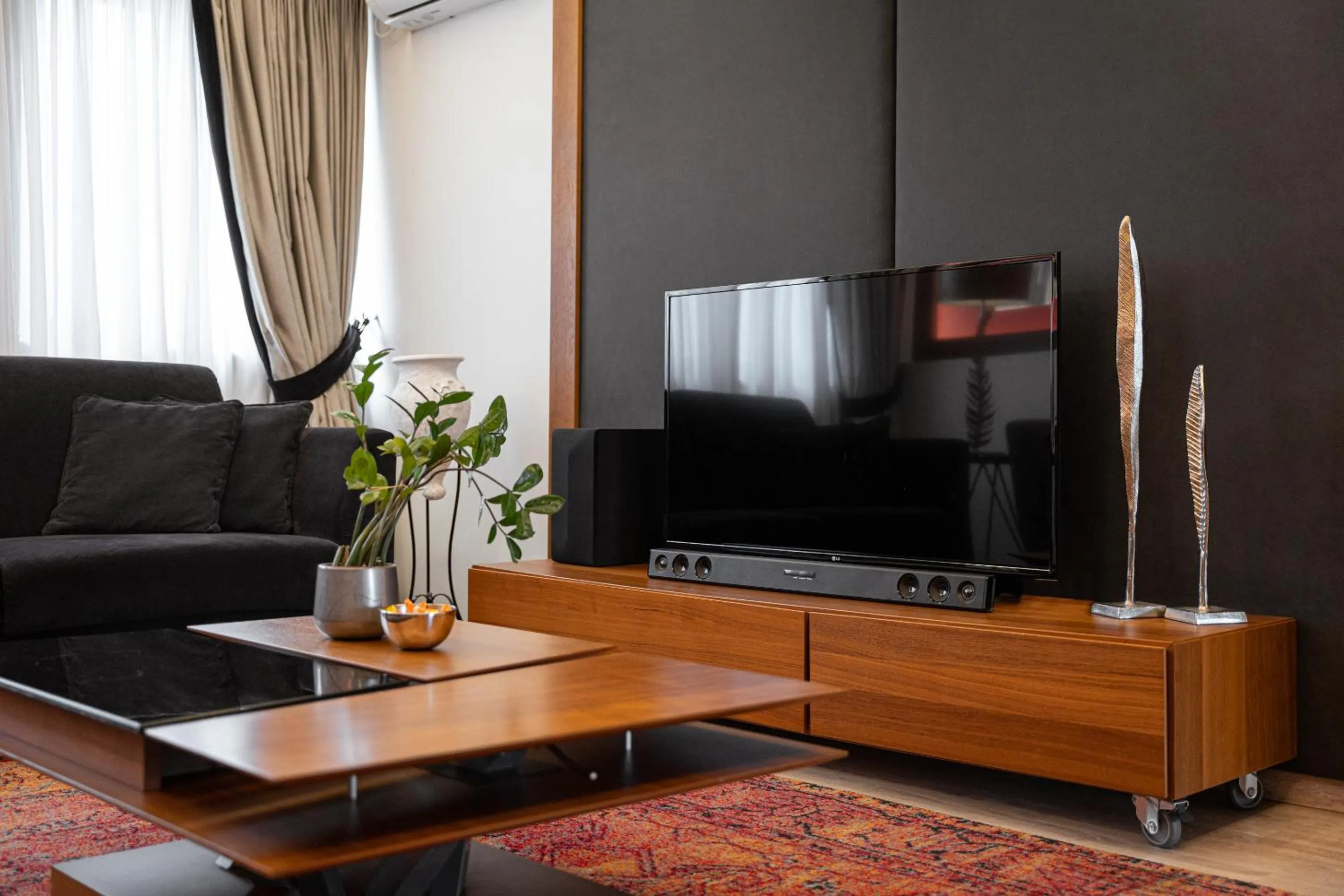 TV and multimedia in Acropolis Luxury Living