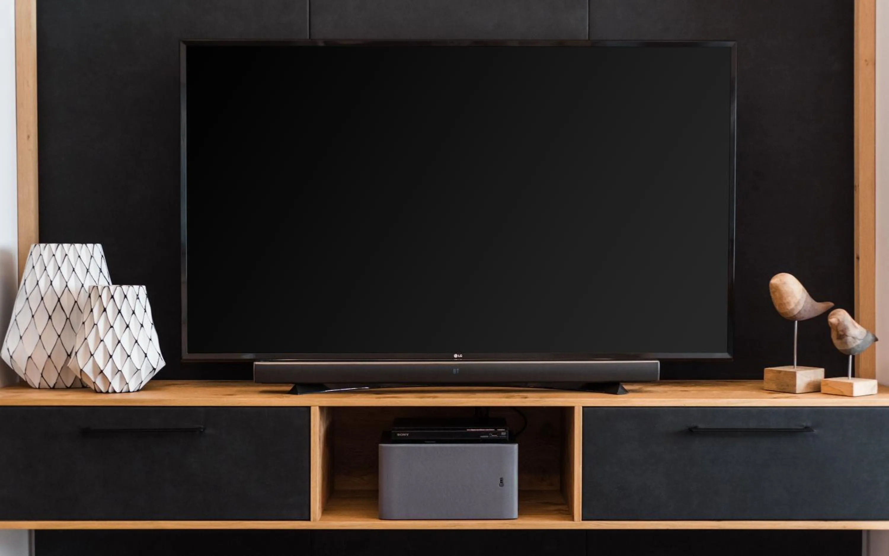 TV and multimedia in Acropolis Luxury Living