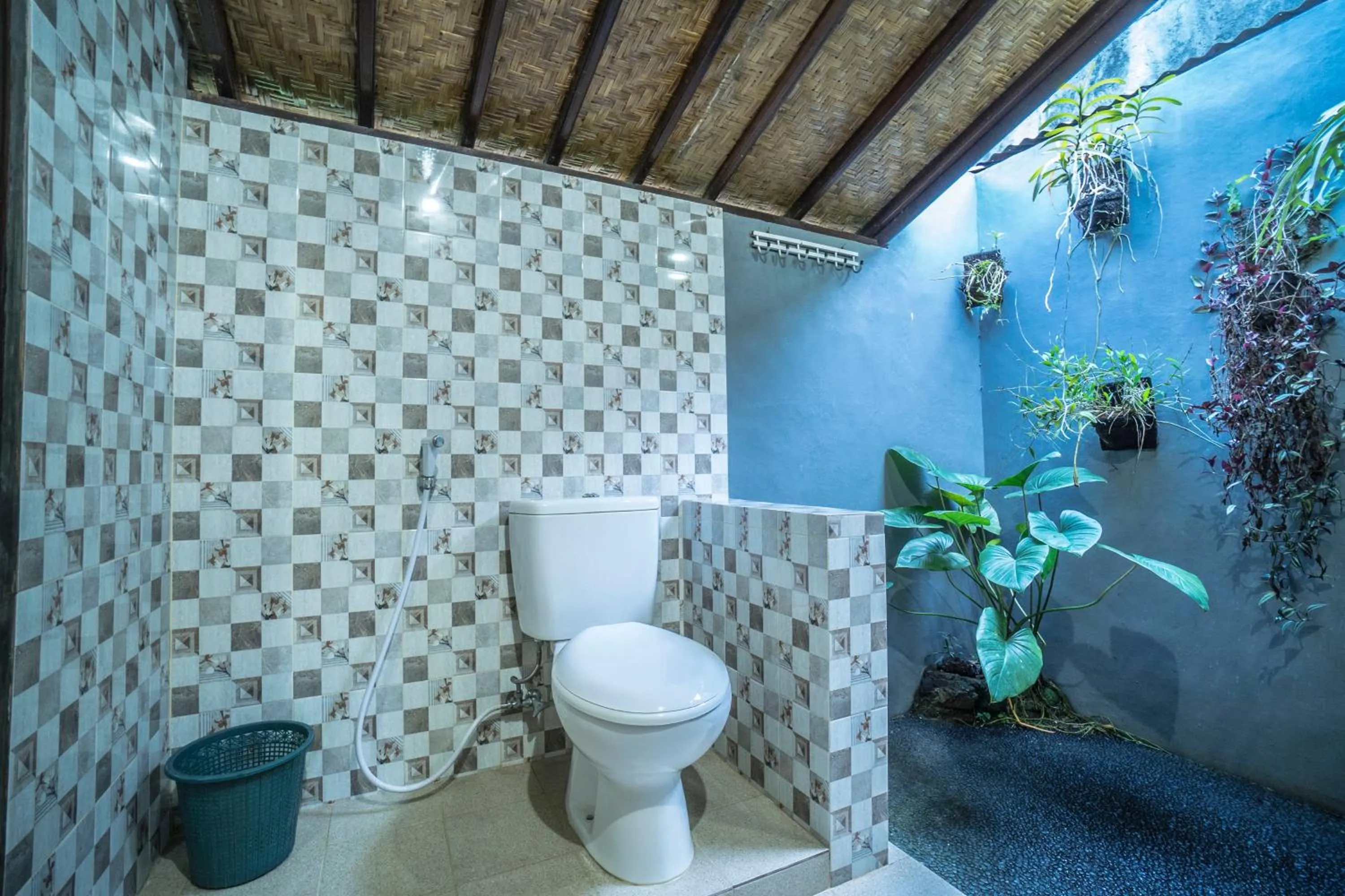 Toilet in Manuaba Inn