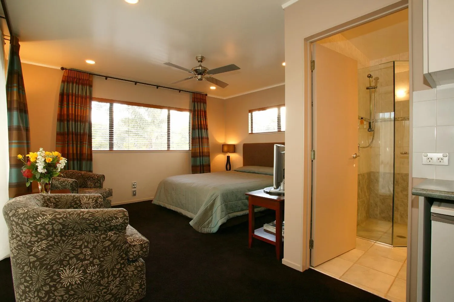 Bed in Cornwall Park Motor Inn